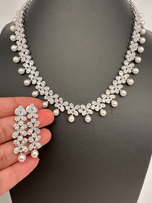 AD Pearl Color Stone Necklace - Silver