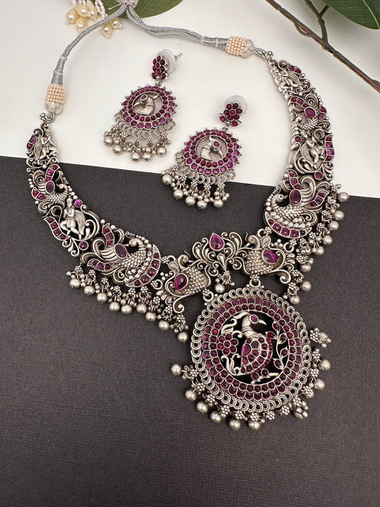 Pecock Red Potta Oxidized Short Necklace