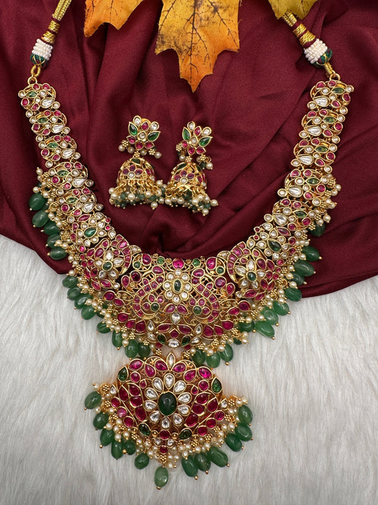 Potta Stone Emerald Pearls Ethnic Short Necklace