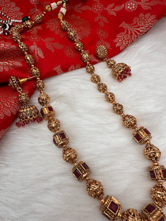 Golden Nakshi Balls Color Stone Necklace - Red