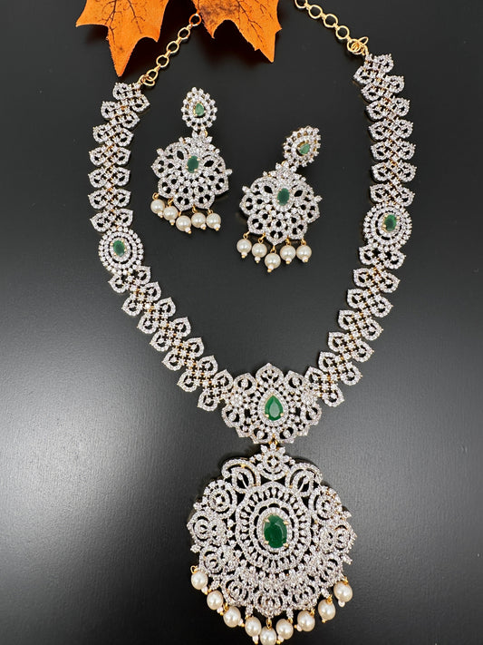 AD Diamond Finish Color Stone Short Necklace - Green