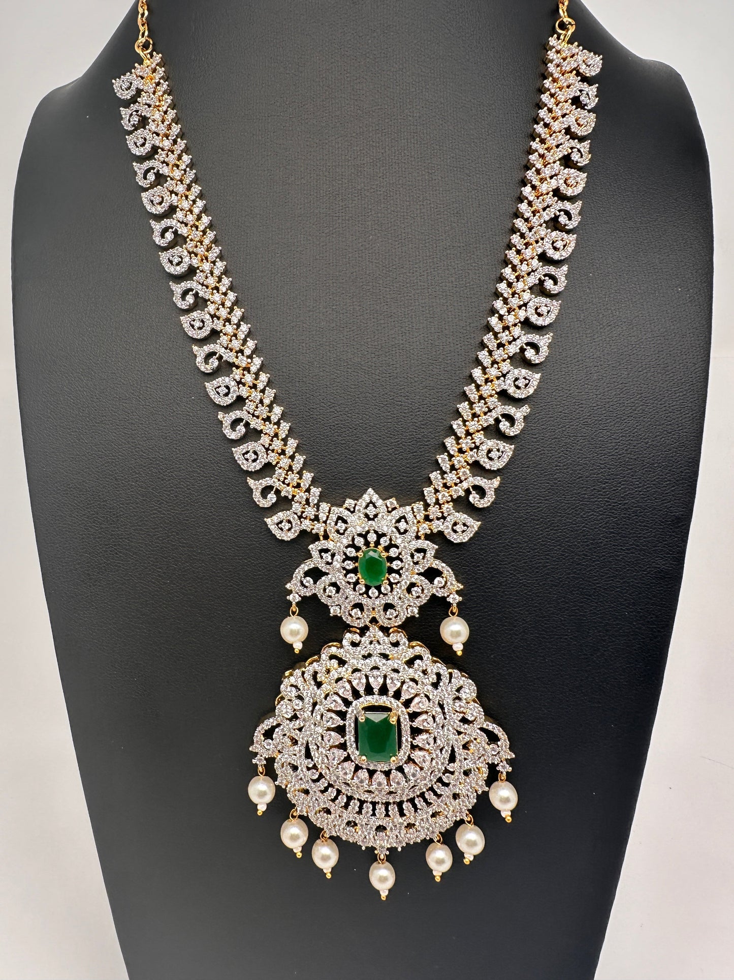 AD Diamond Finish Color Stone Floral Design Short Necklace - Green