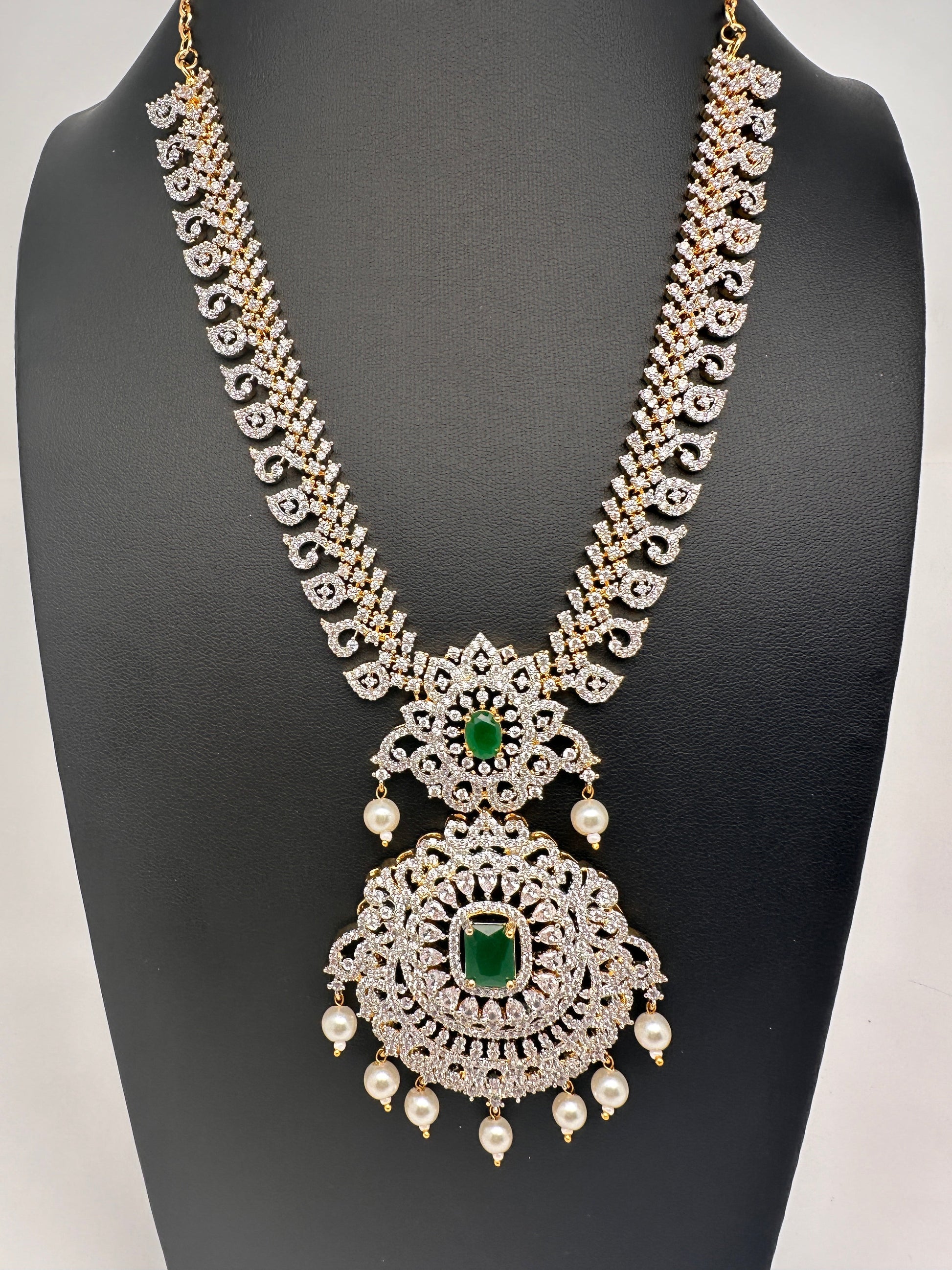 AD Diamond Finish Color Stone Floral Design Short Necklace - Green