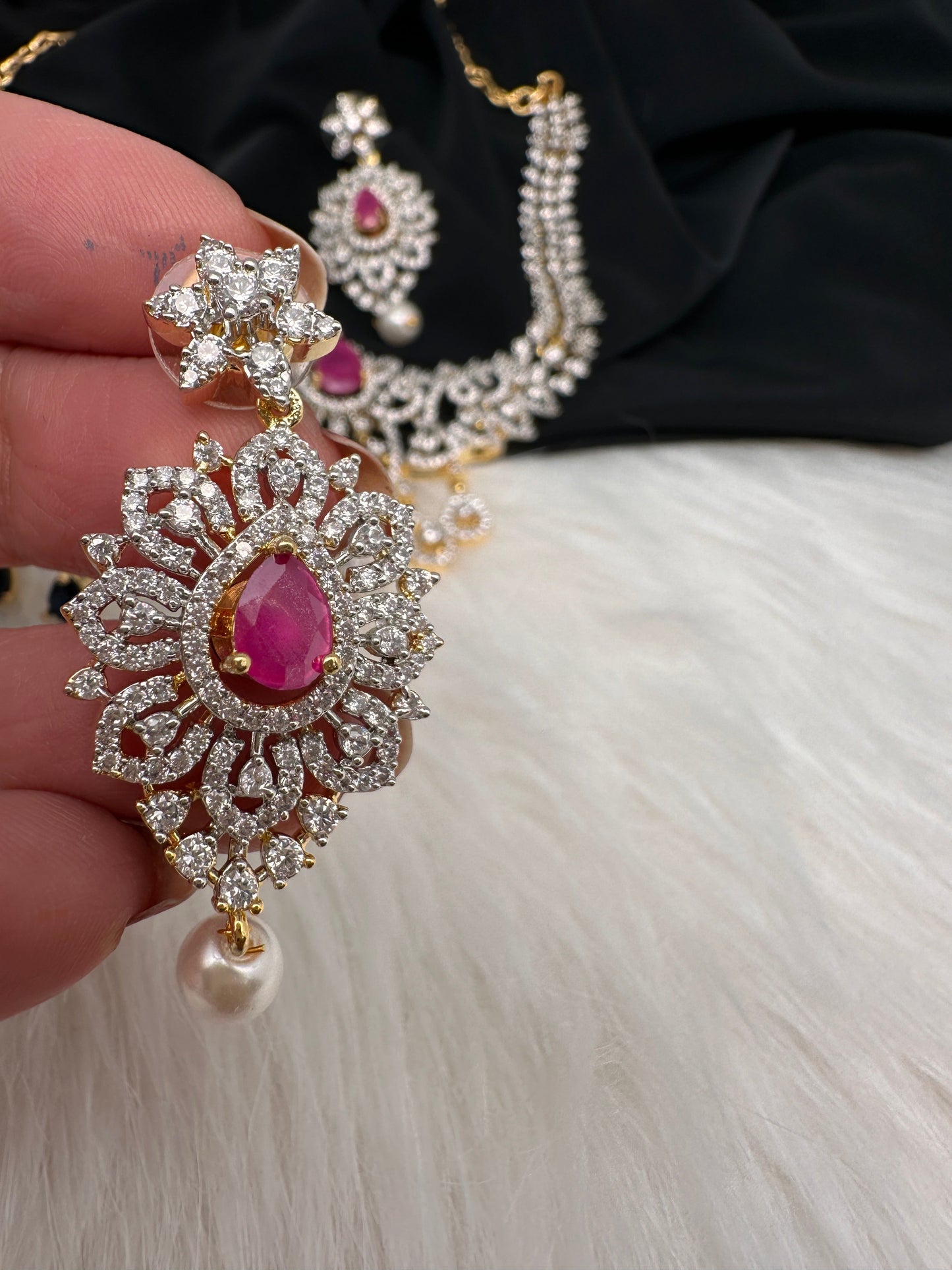 AD Changeable Stones Short Neckline Necklace
