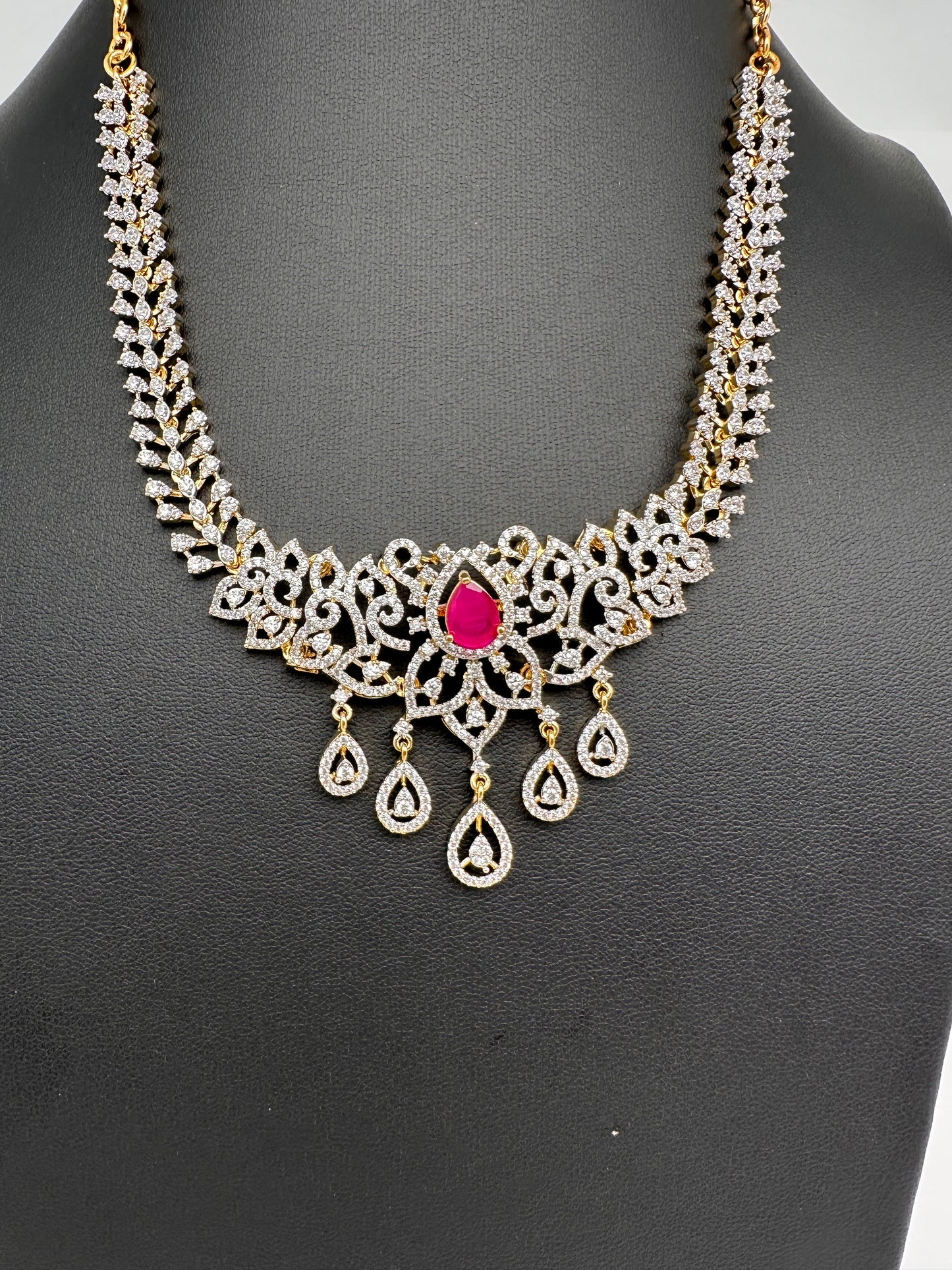 AD Changeable Stones Short Neckline Necklace