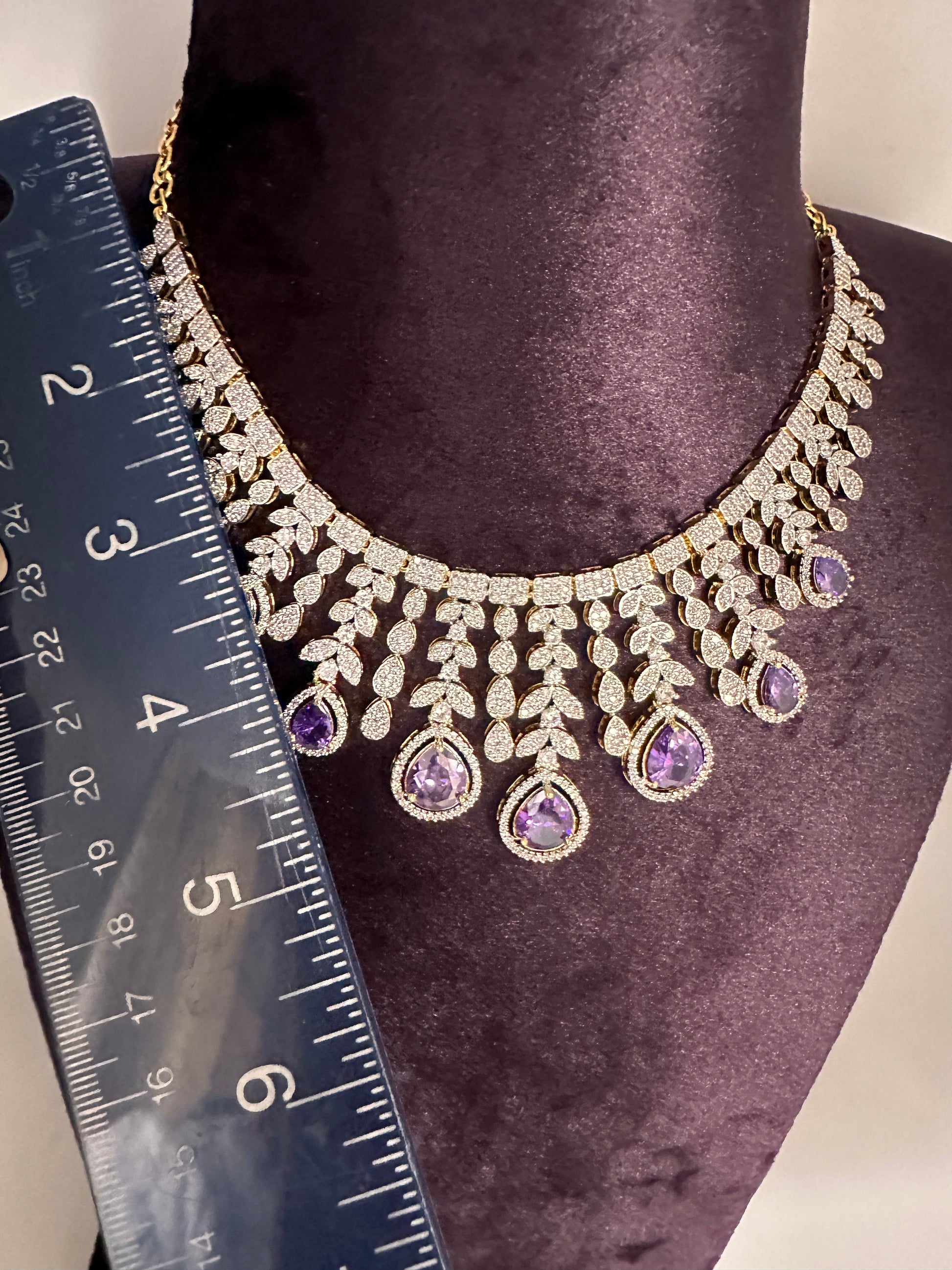 AD Neckline Color Stone Short Necklace - Purple