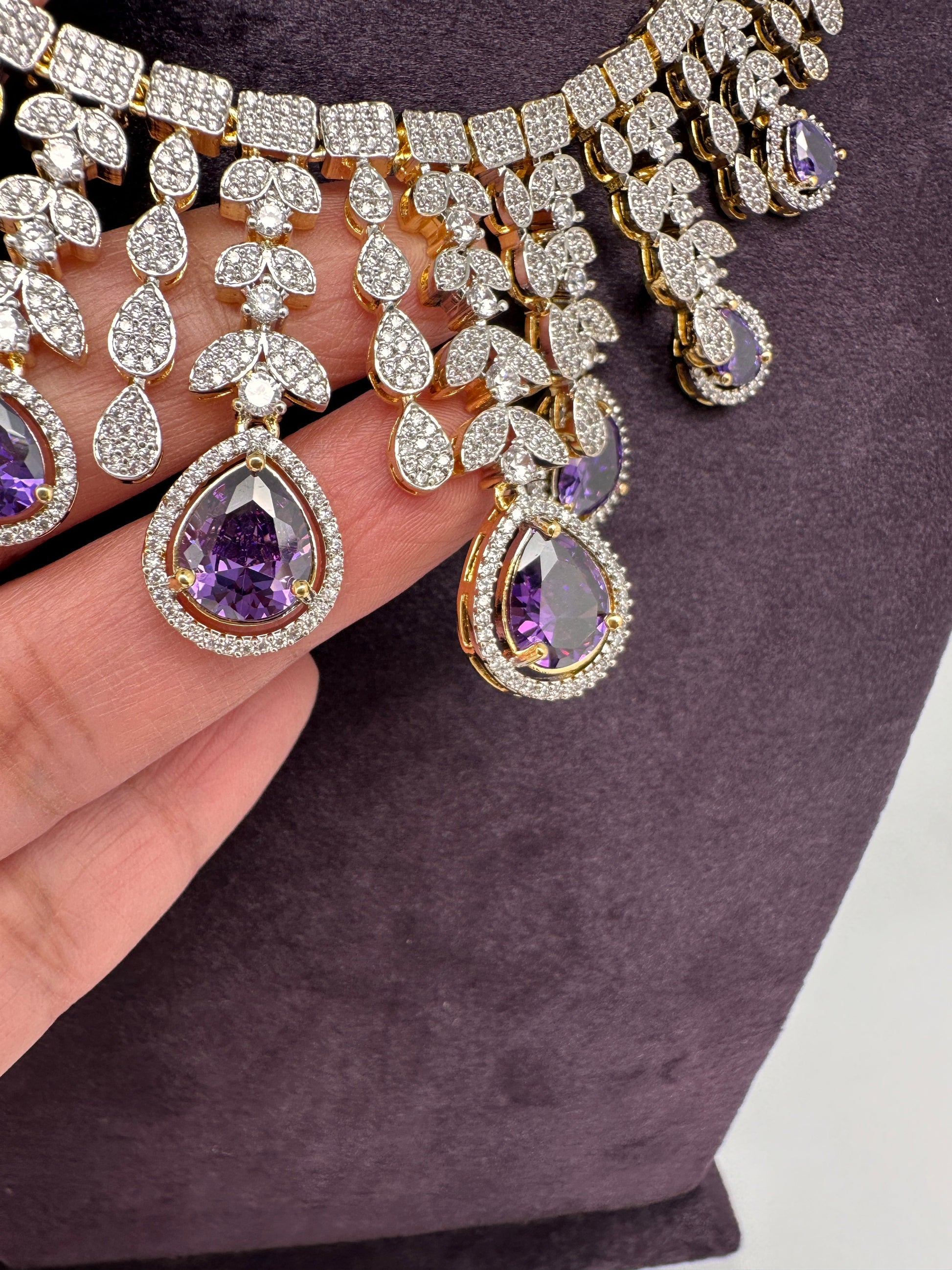 AD Neckline Color Stone Short Necklace - Purple