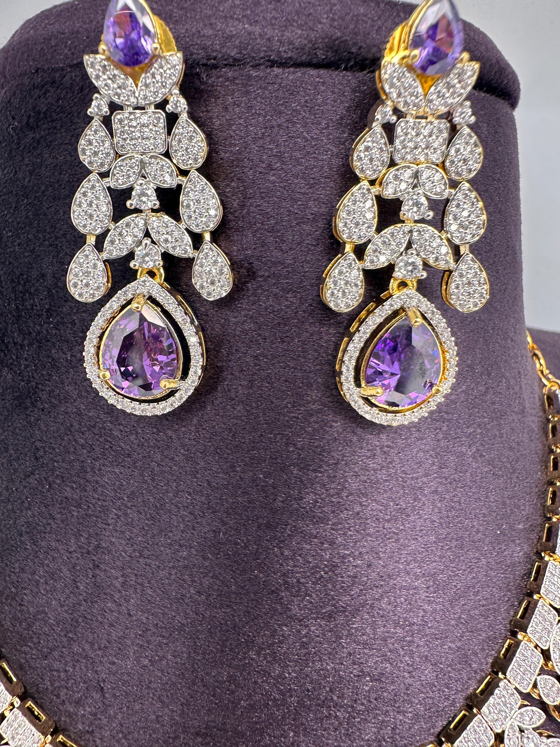 AD Neckline Color Stone Short Necklace - Purple