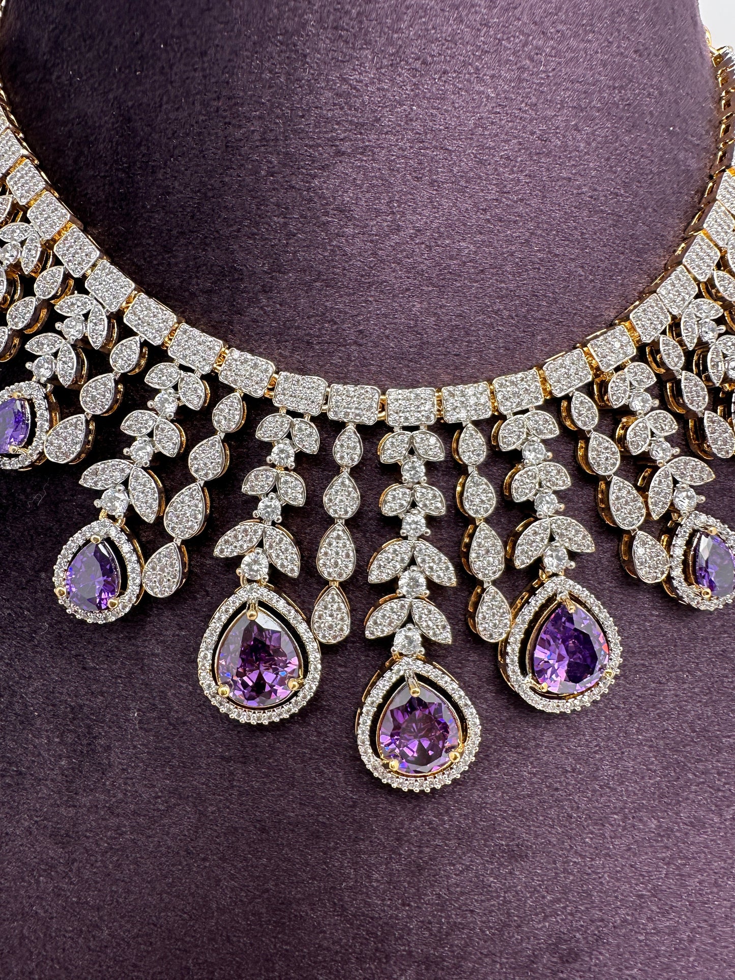 AD Neckline Color Stone Short Necklace - Purple