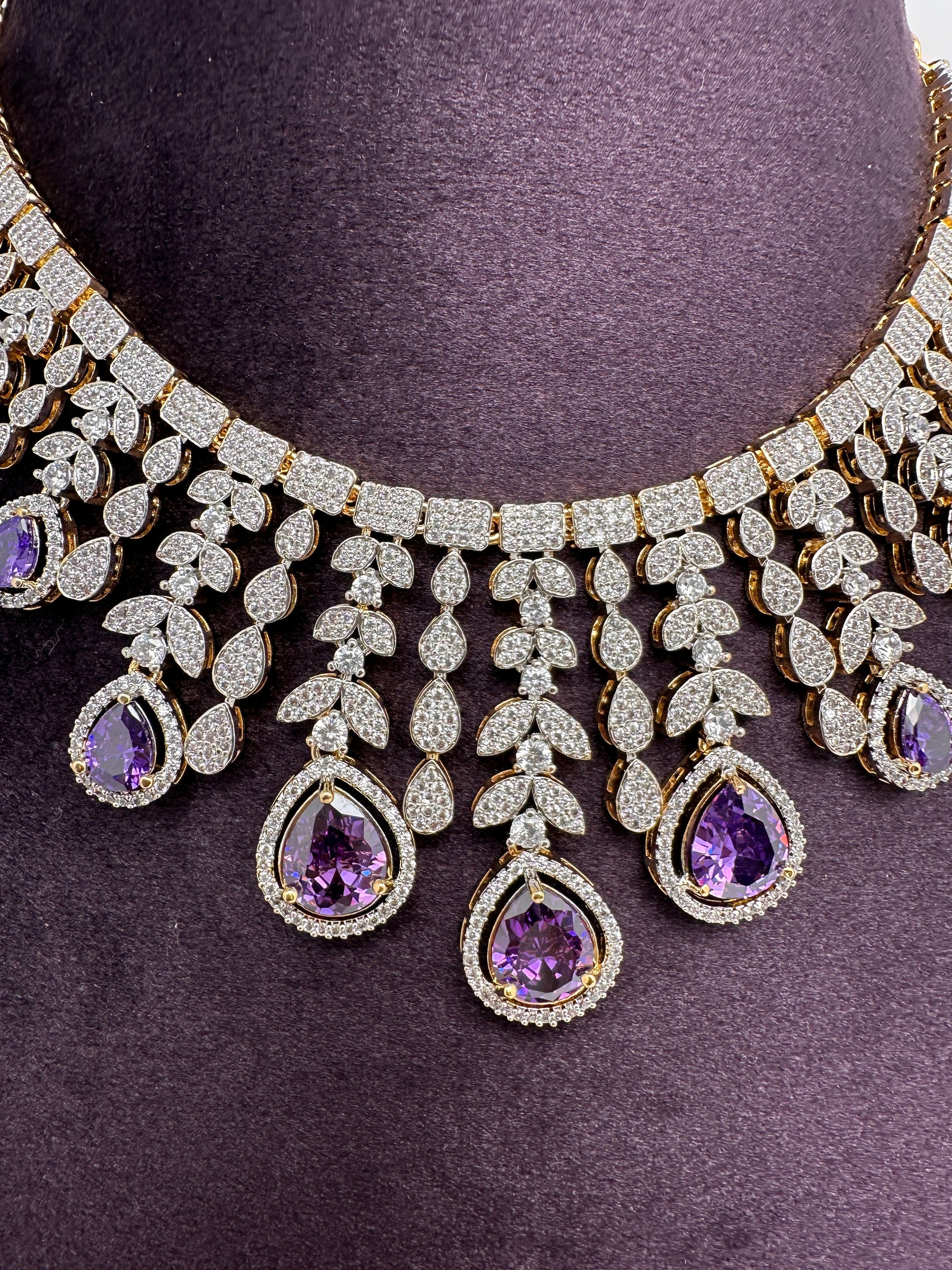 AD Neckline Color Stone Short Necklace - Purple