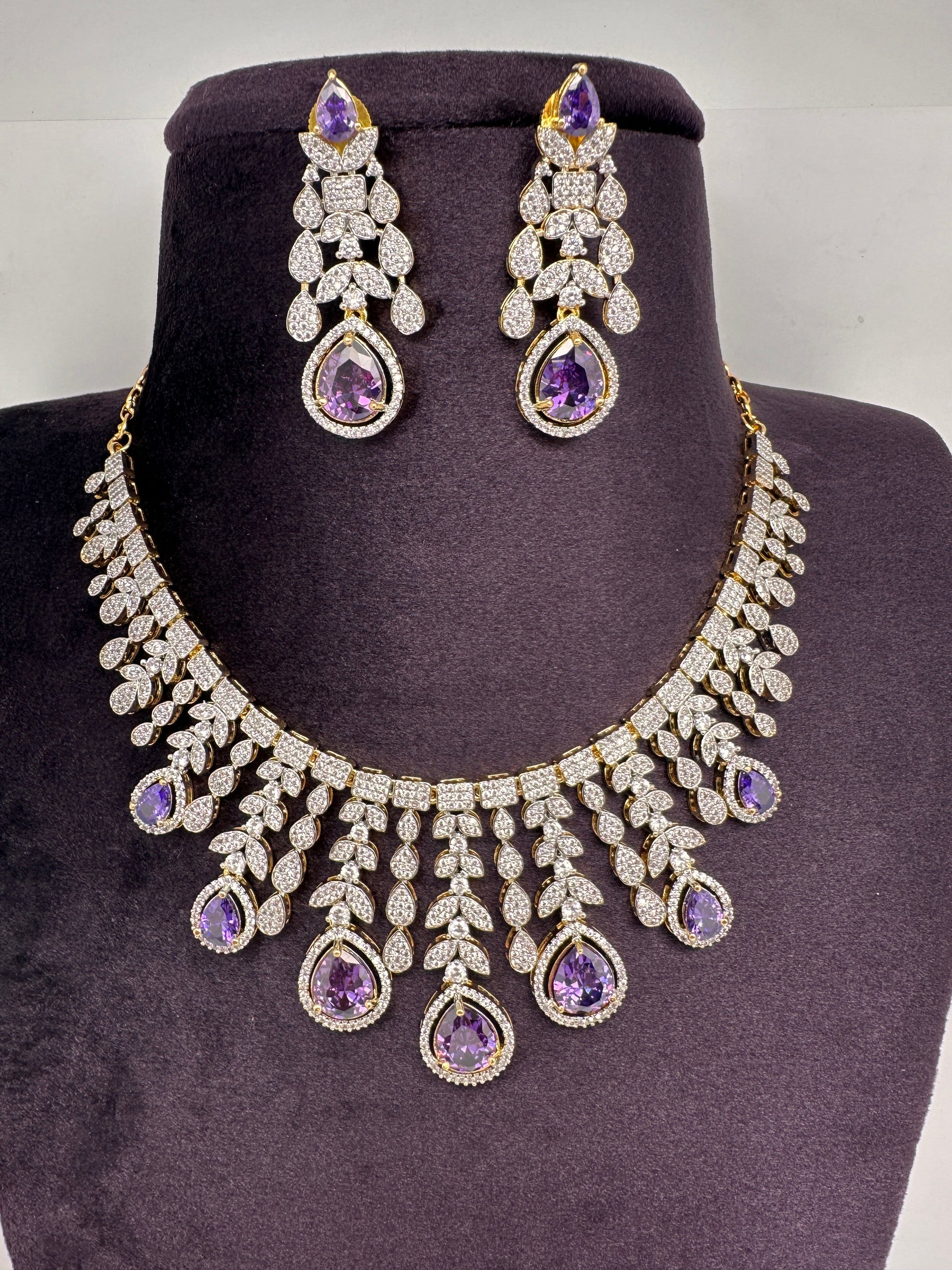 AD Neckline Color Stone Short Necklace - Purple