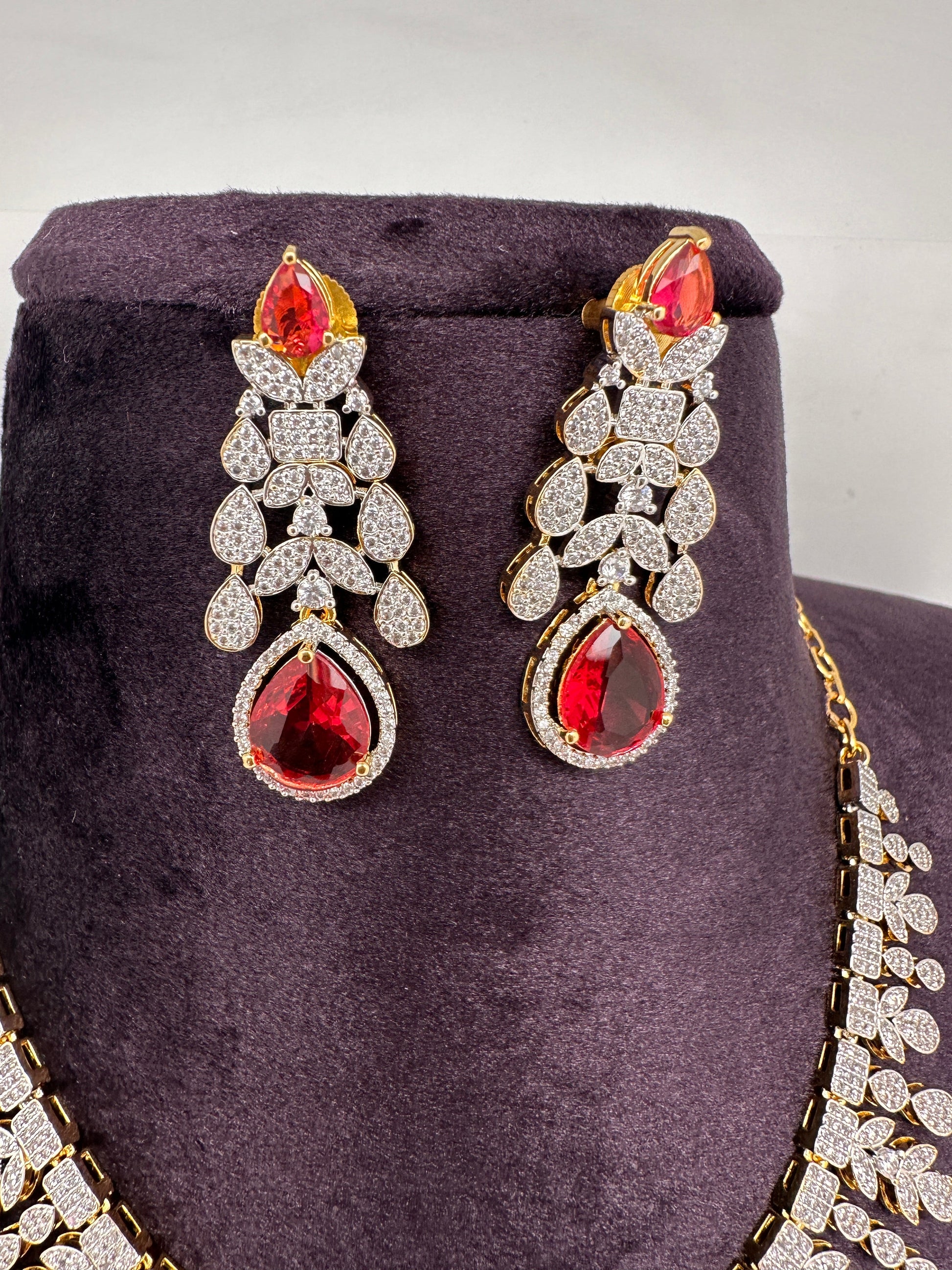 AD Neckline Color Stone Short Necklace - Red