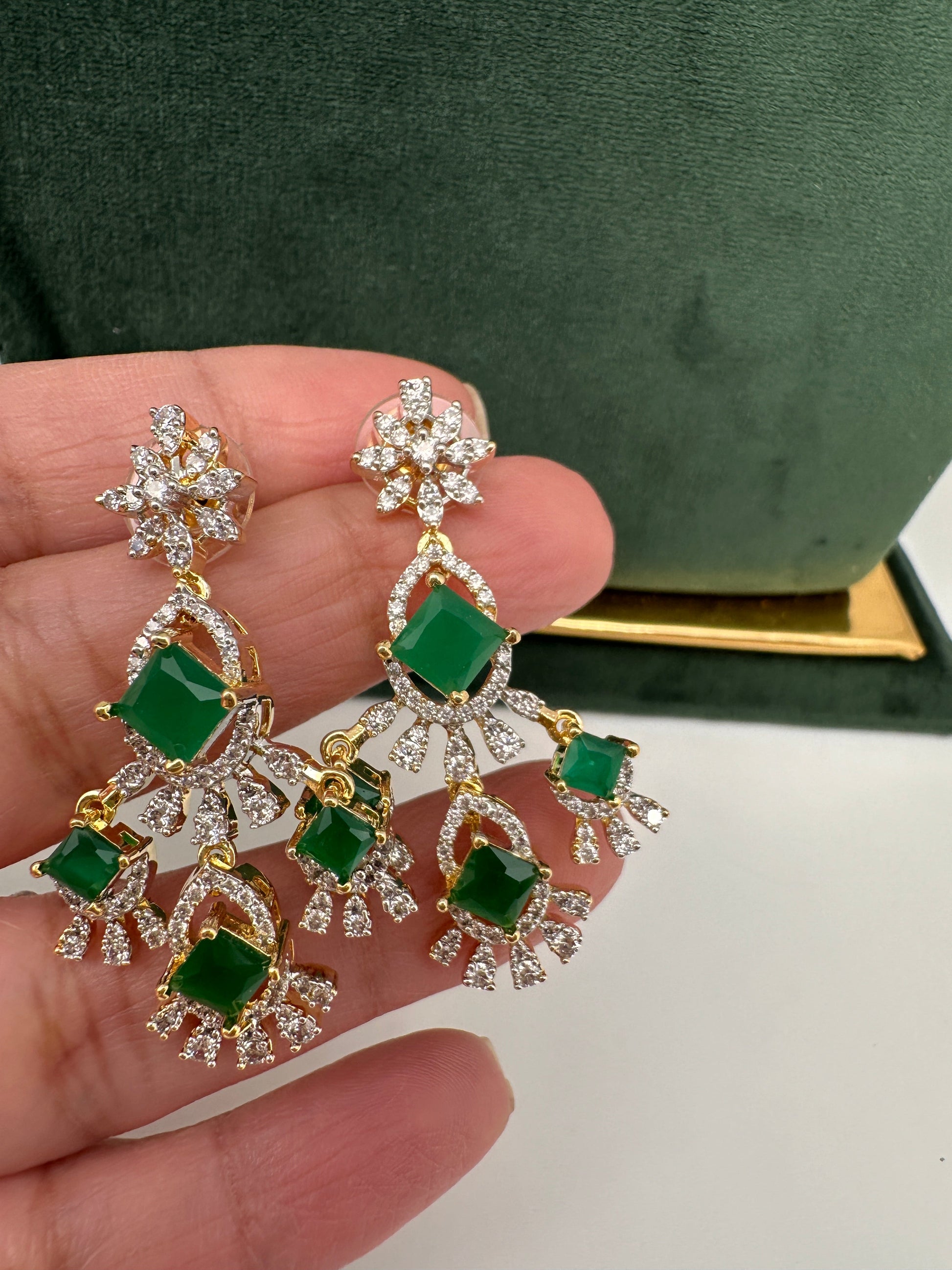 CZ Neckline Color Stone Short Necklace - Green