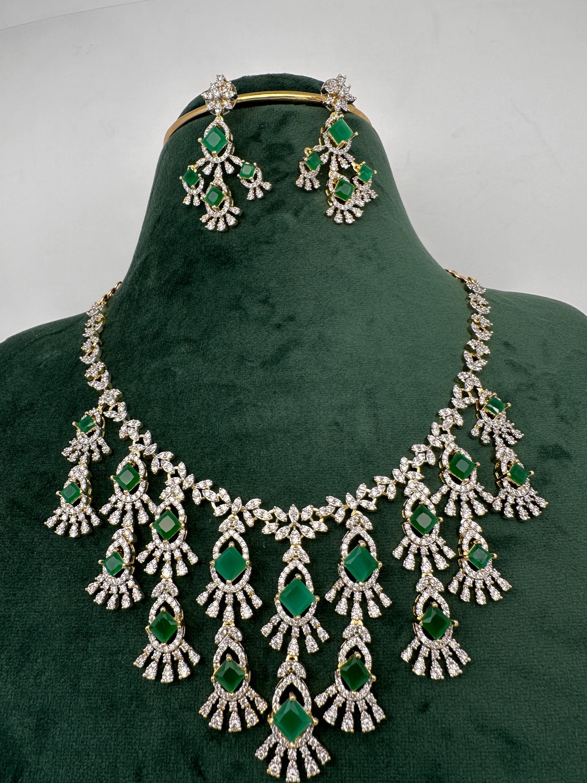 CZ Neckline Color Stone Short Necklace - Green