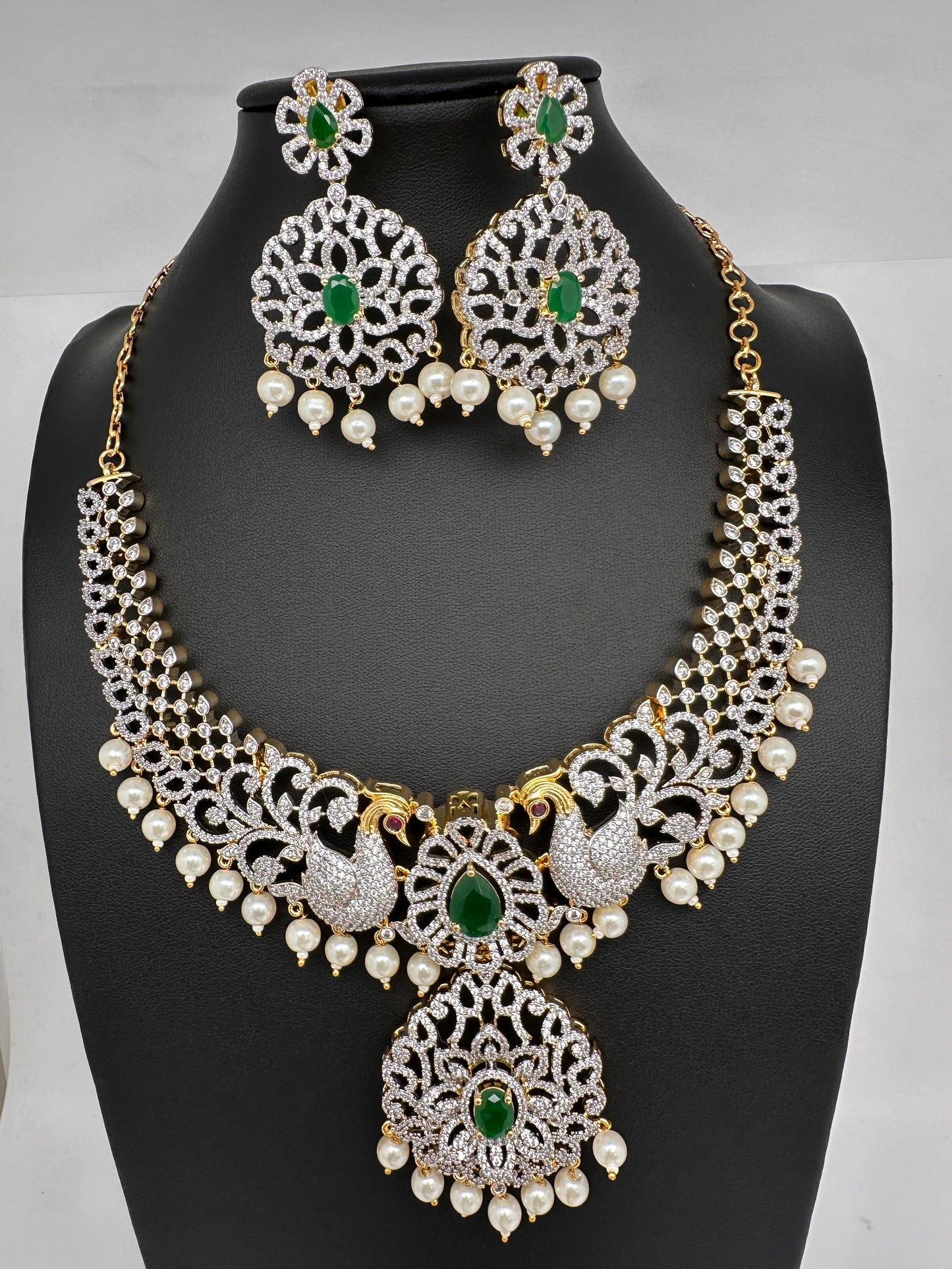 AD Peacock Color Stone Short Necklace - Green