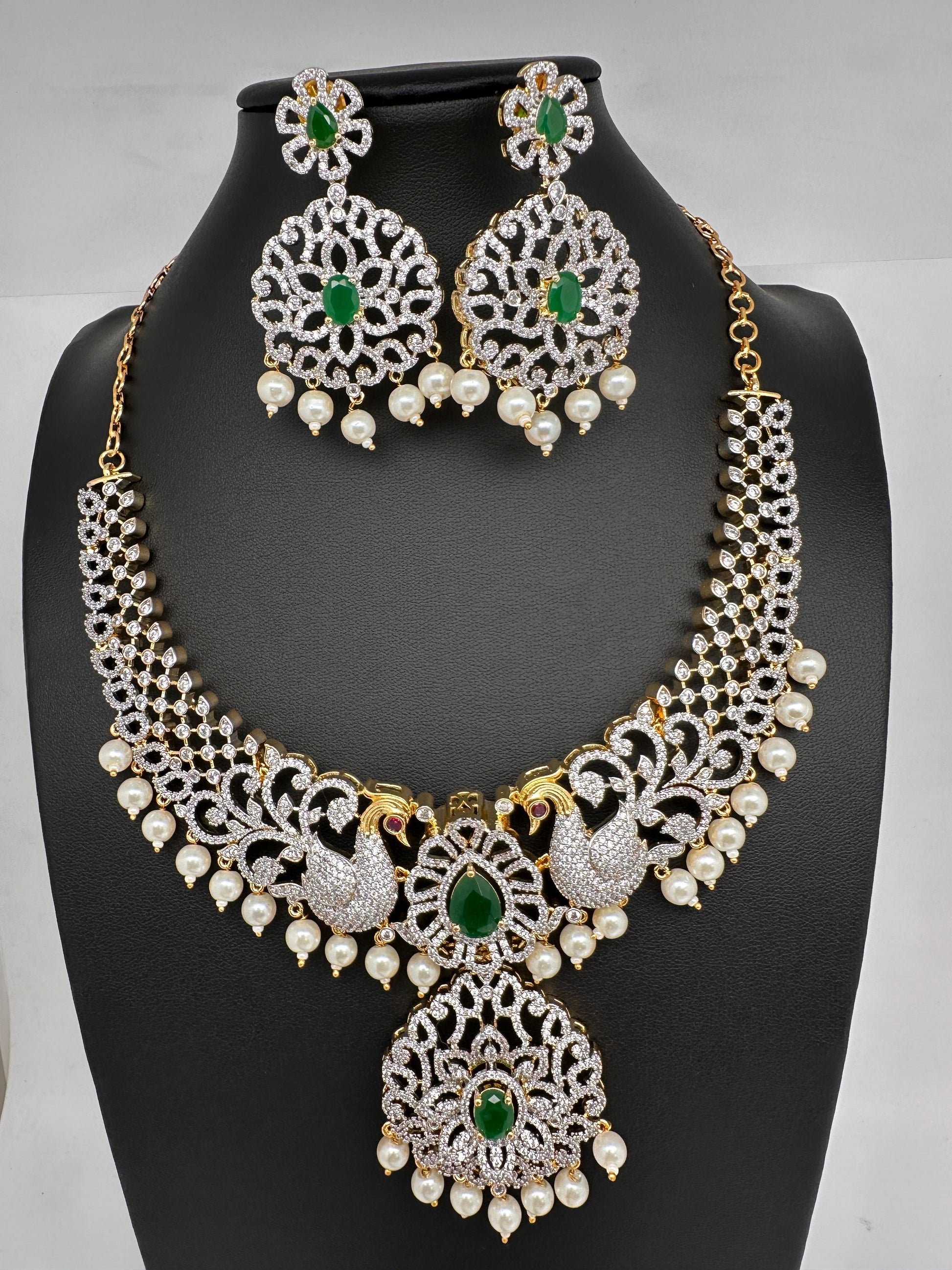 AD Peacock Color Stone Short Necklace - Green