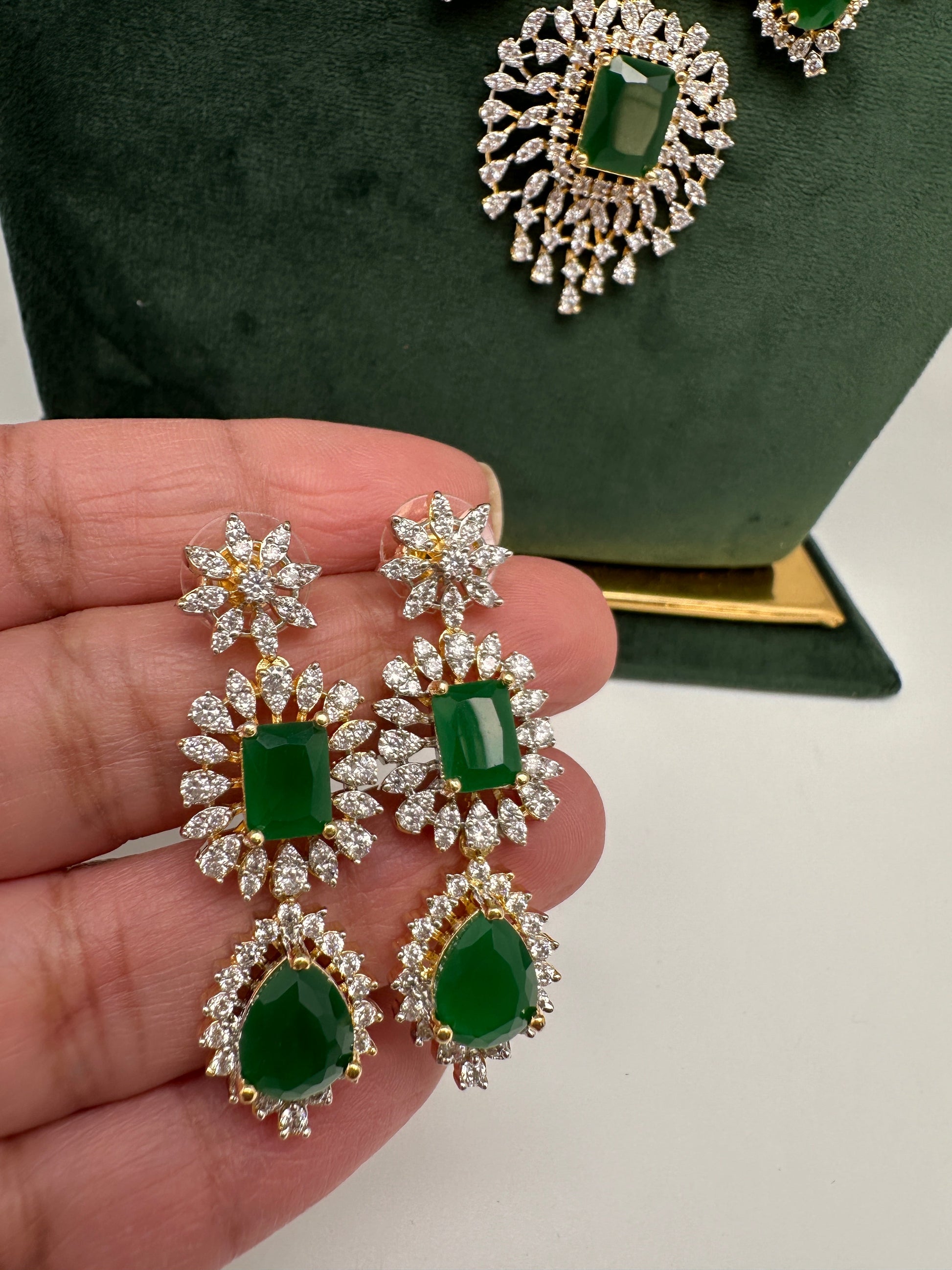 AD Multi Layer Color Stone Short Necklace - Green