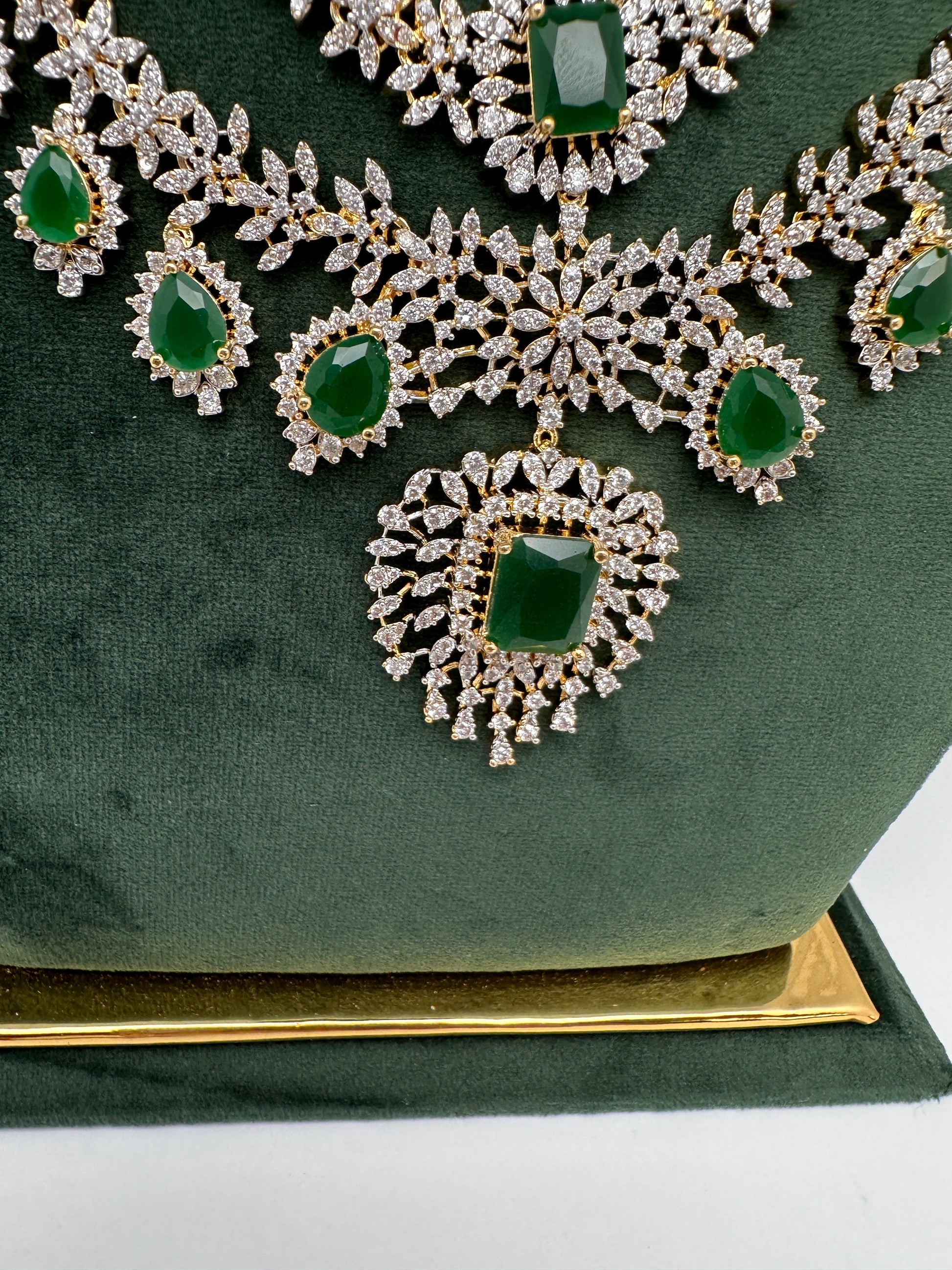 AD Multi Layer Color Stone Short Necklace - Green