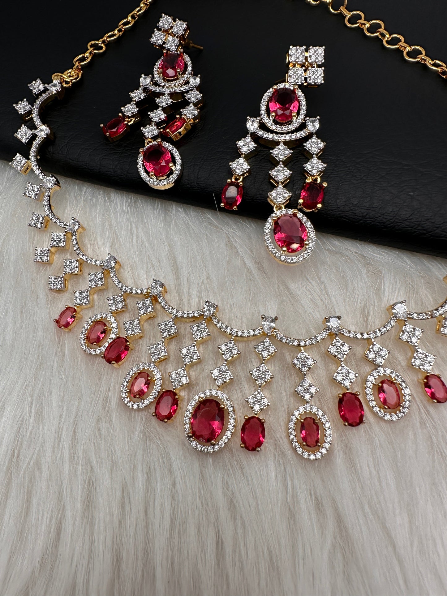 AD Wine Red Neckline Short Necklace