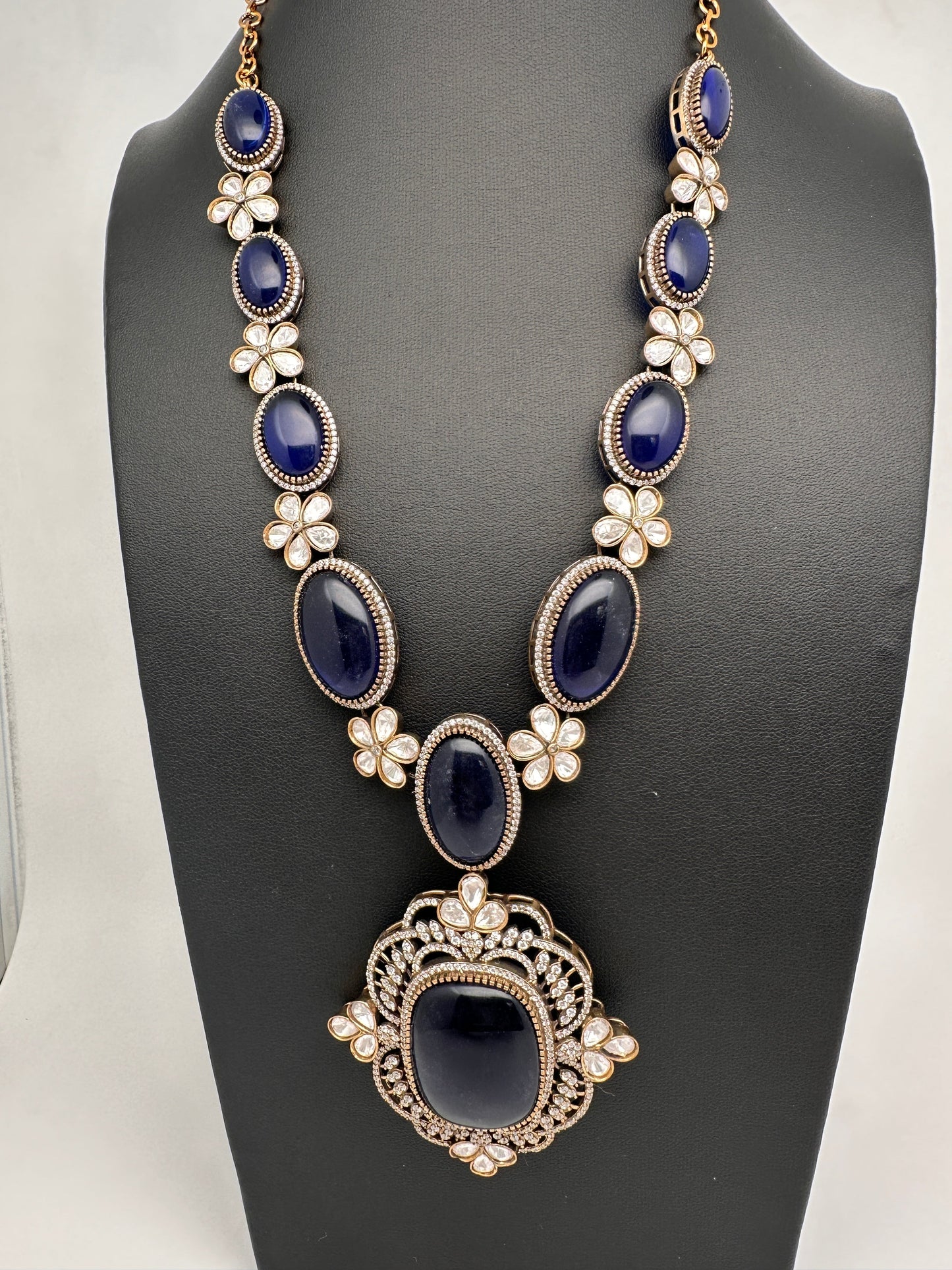 AD Doublet Color Stone Necklace - Blue