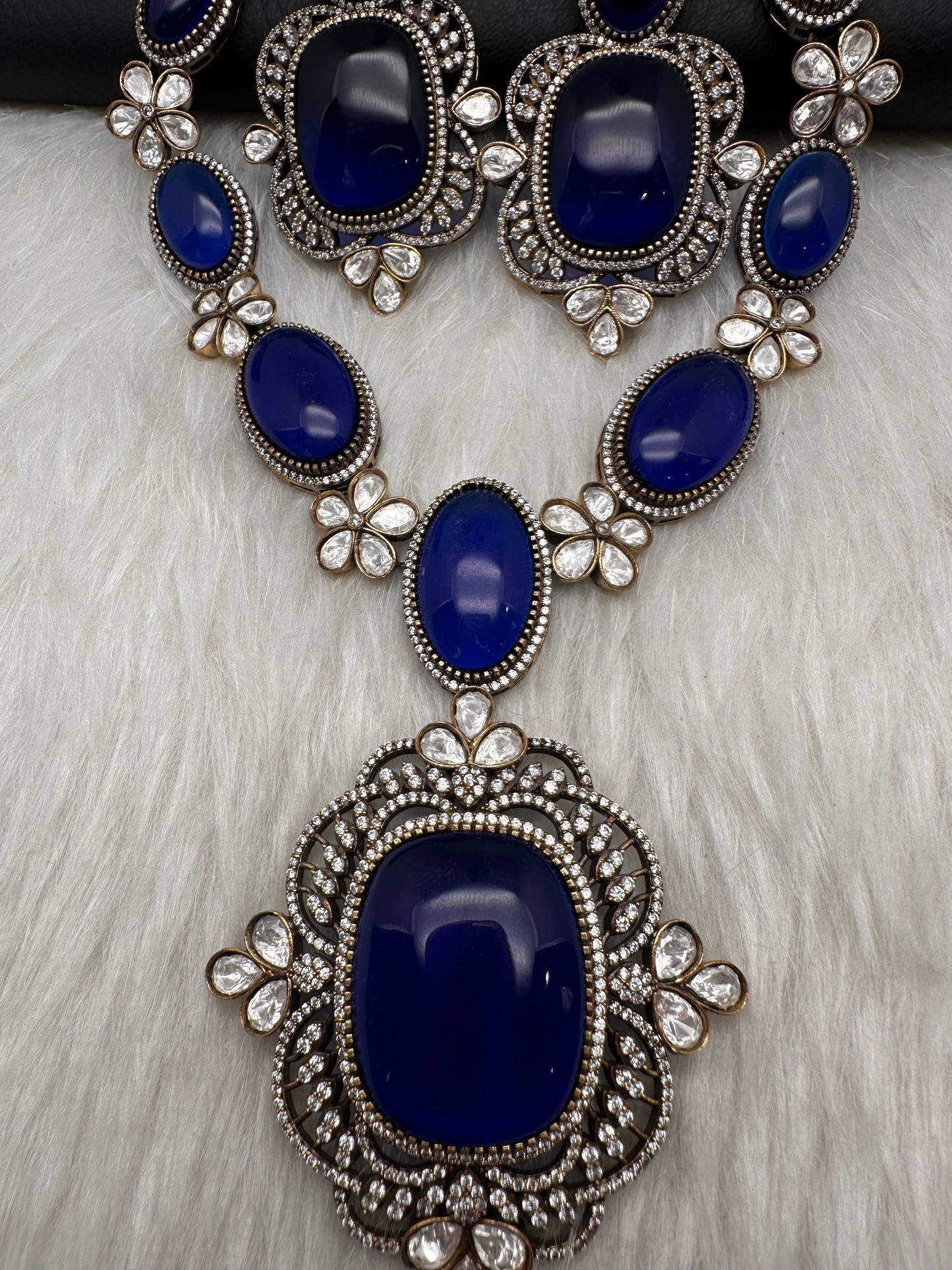 AD Doublet Color Stone Necklace - Blue