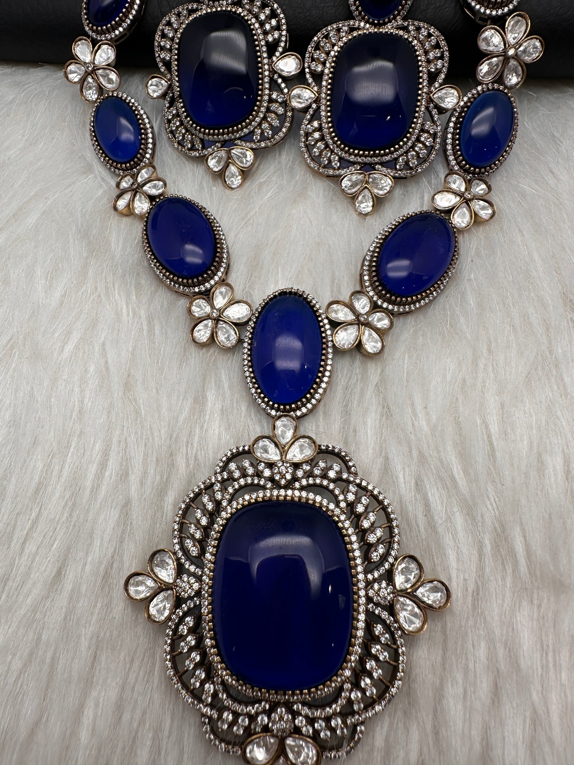 AD Doublet Color Stone Necklace - Blue