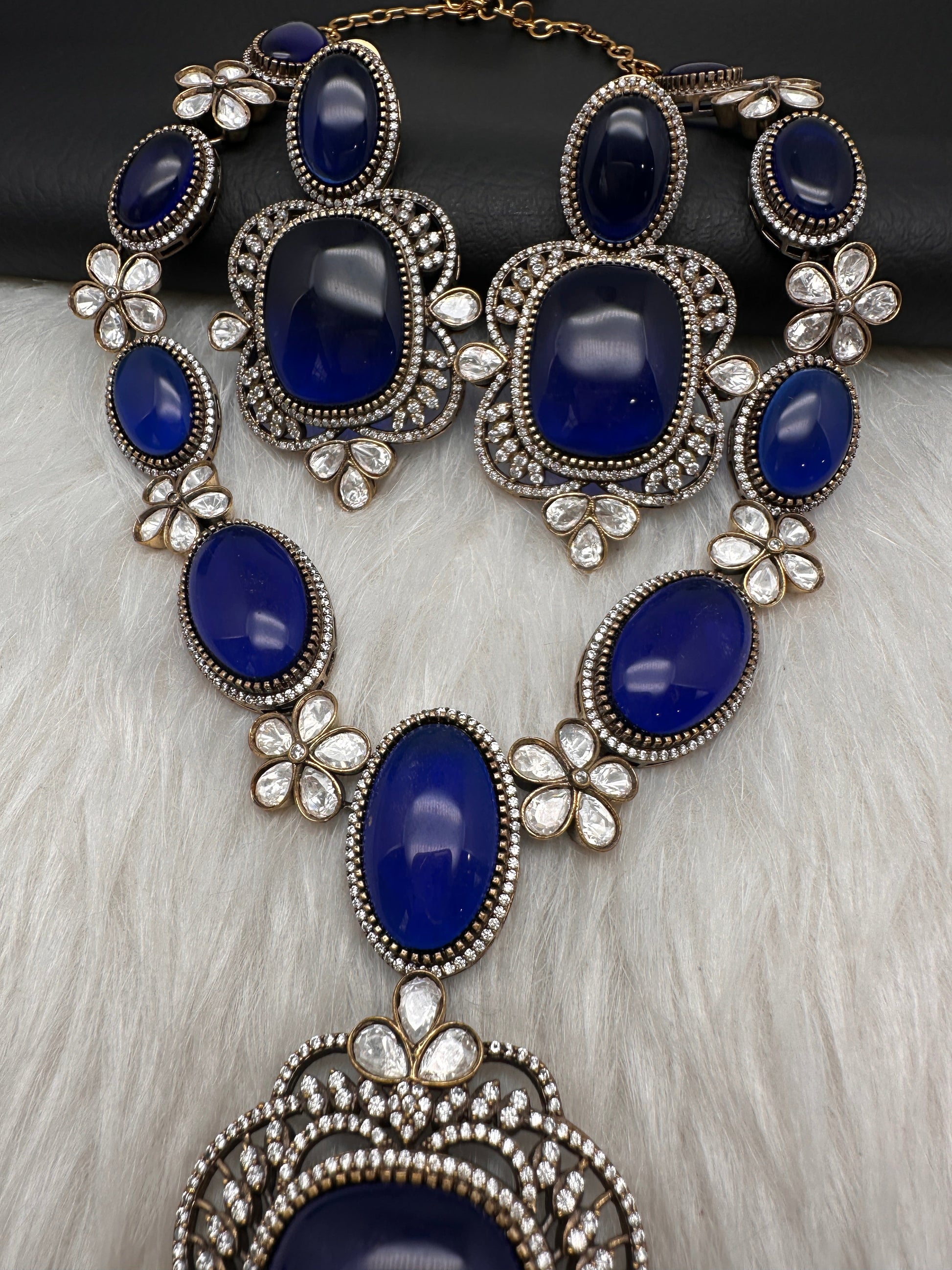 AD Doublet Color Stone Necklace - Blue