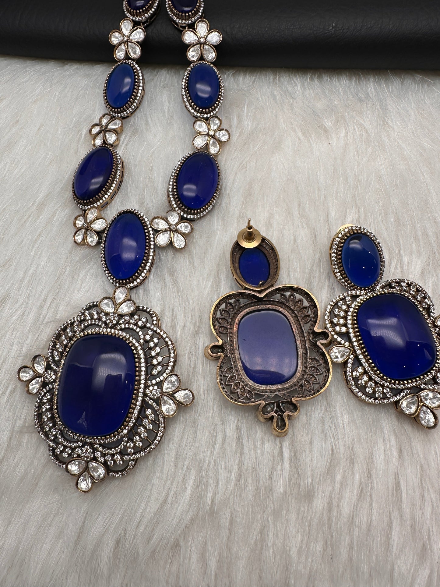 AD Doublet Color Stone Necklace - Blue