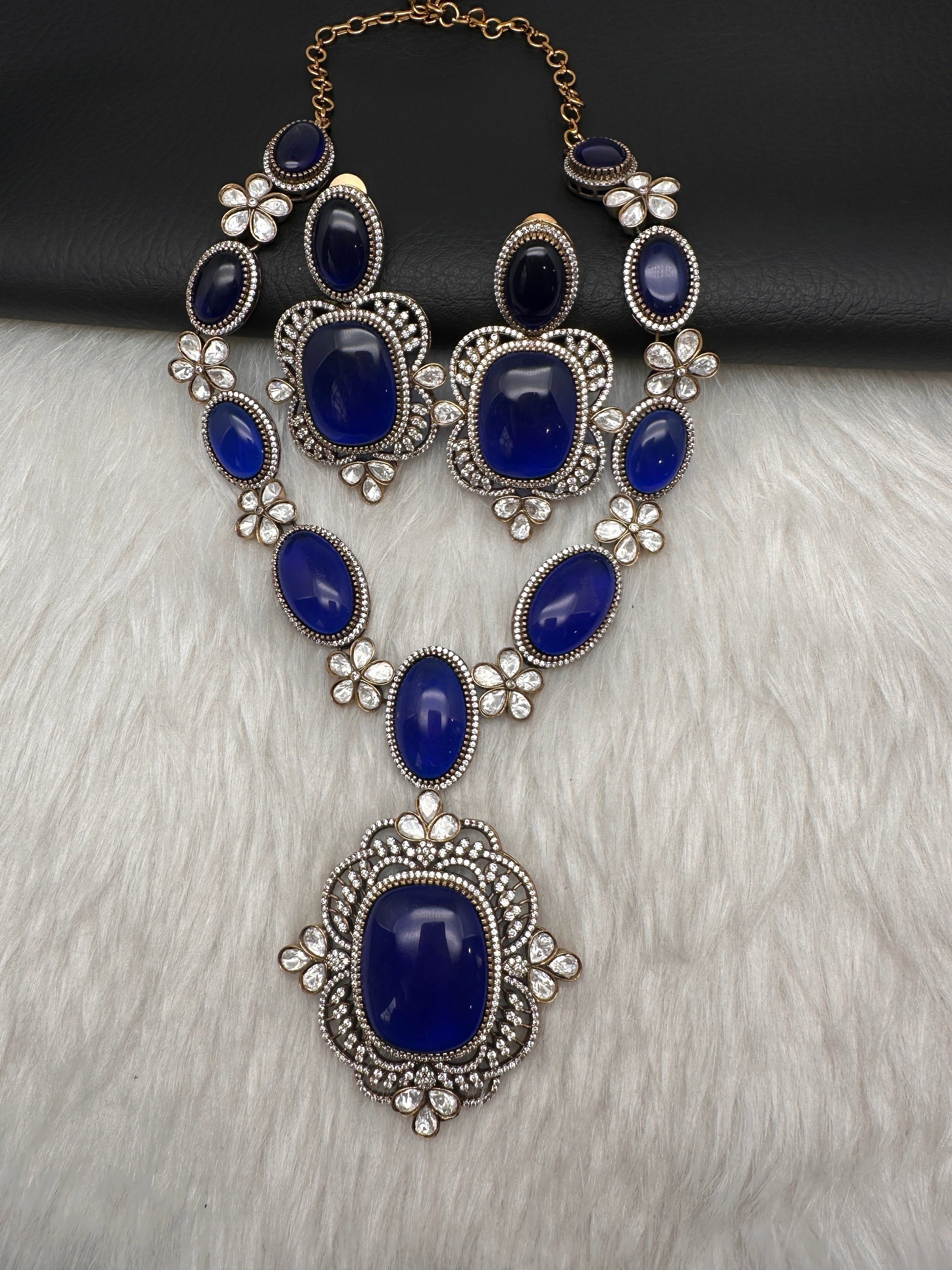 AD Doublet Color Stone Necklace - Blue