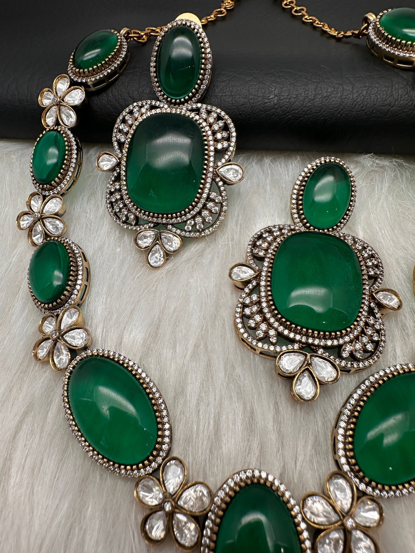 AD Doublet Color Stone Necklace - Green