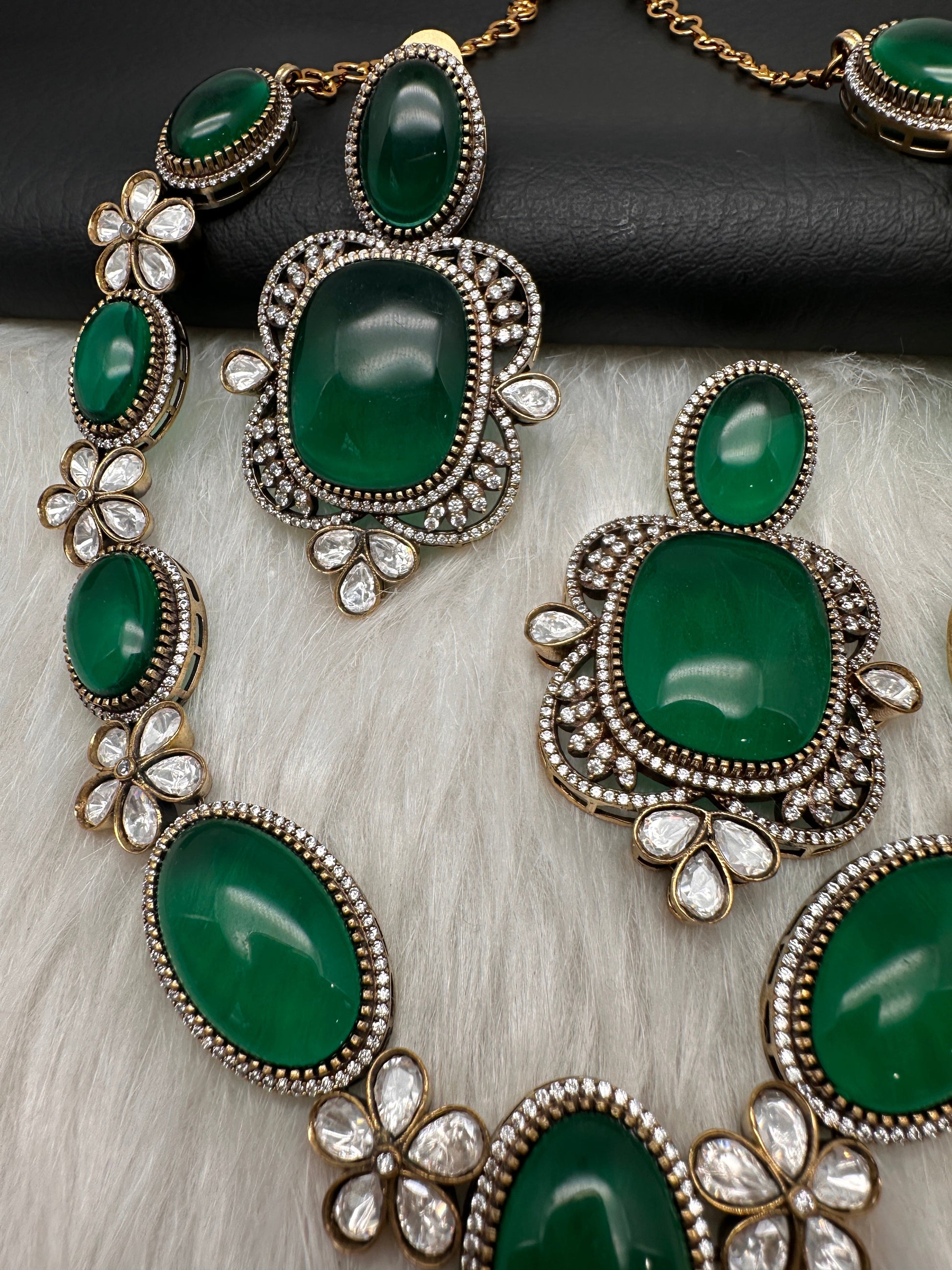 AD Doublet Color Stone Necklace - Green