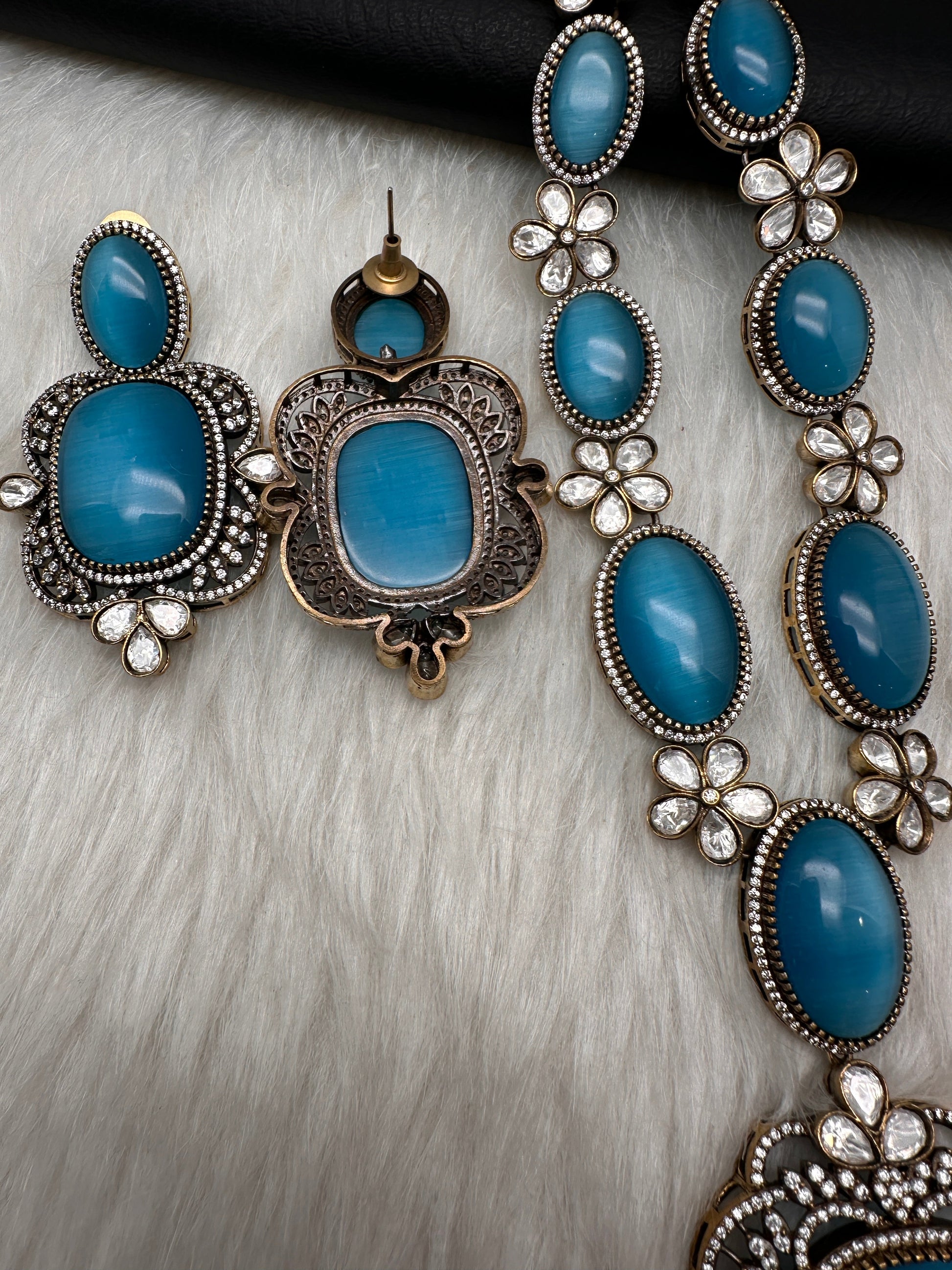 AD Doublet Color Stone Necklace - LightBlue