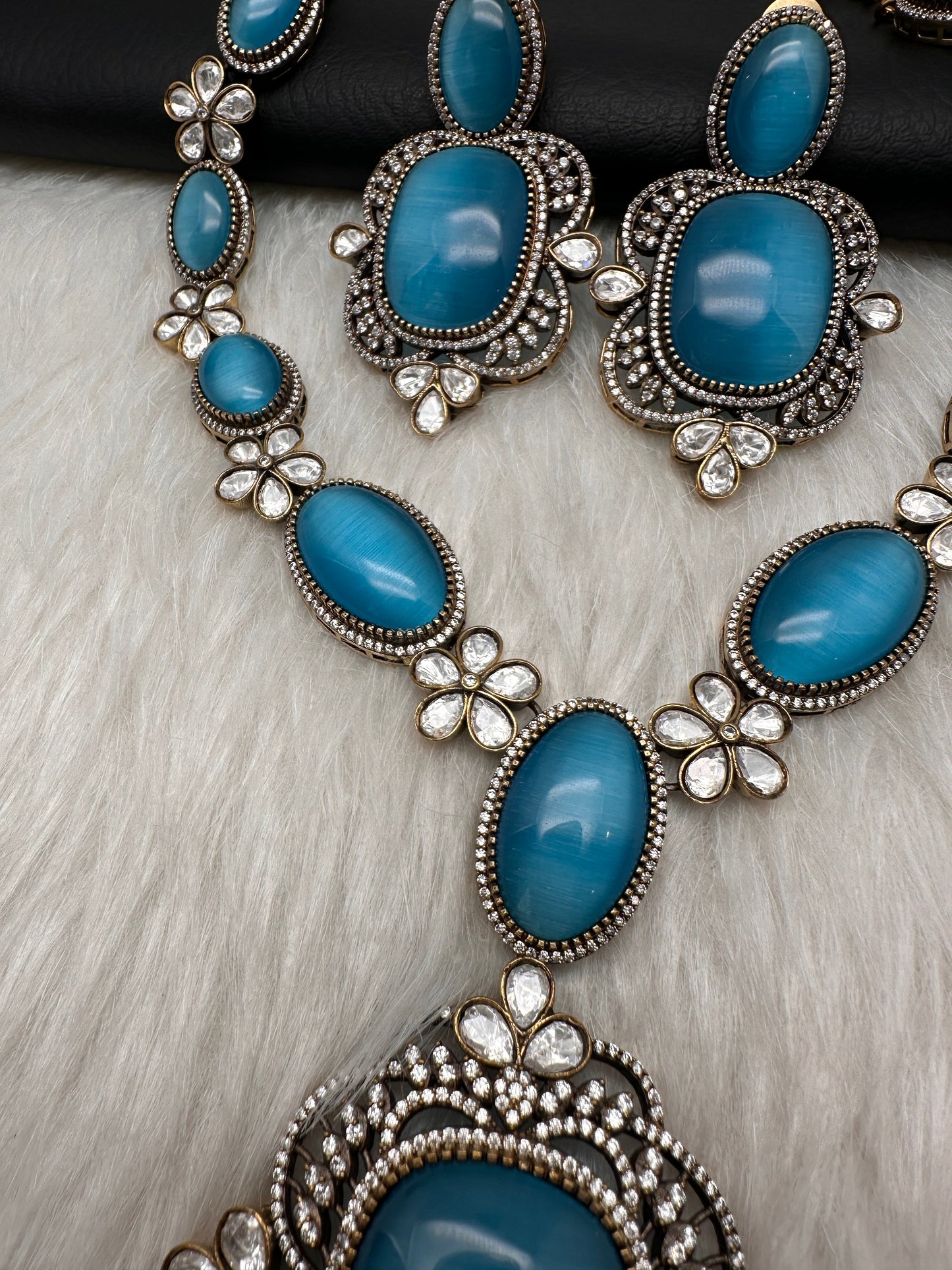 AD Doublet Color Stone Necklace - LightBlue