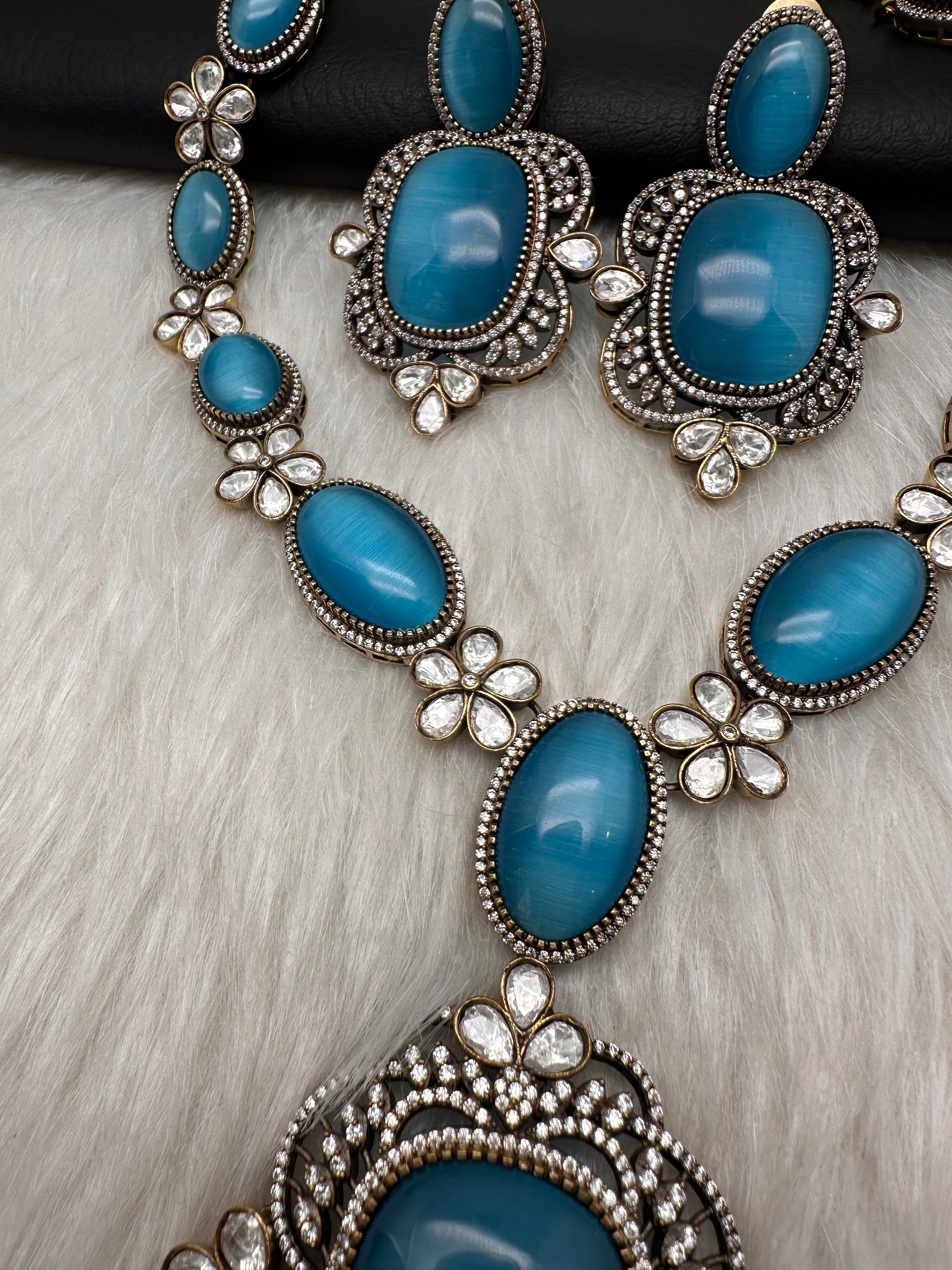 AD Doublet Color Stone Necklace - LightBlue