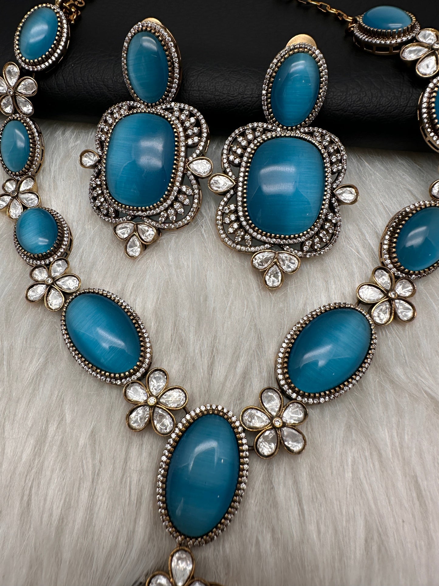 AD Doublet Color Stone Necklace - LightBlue