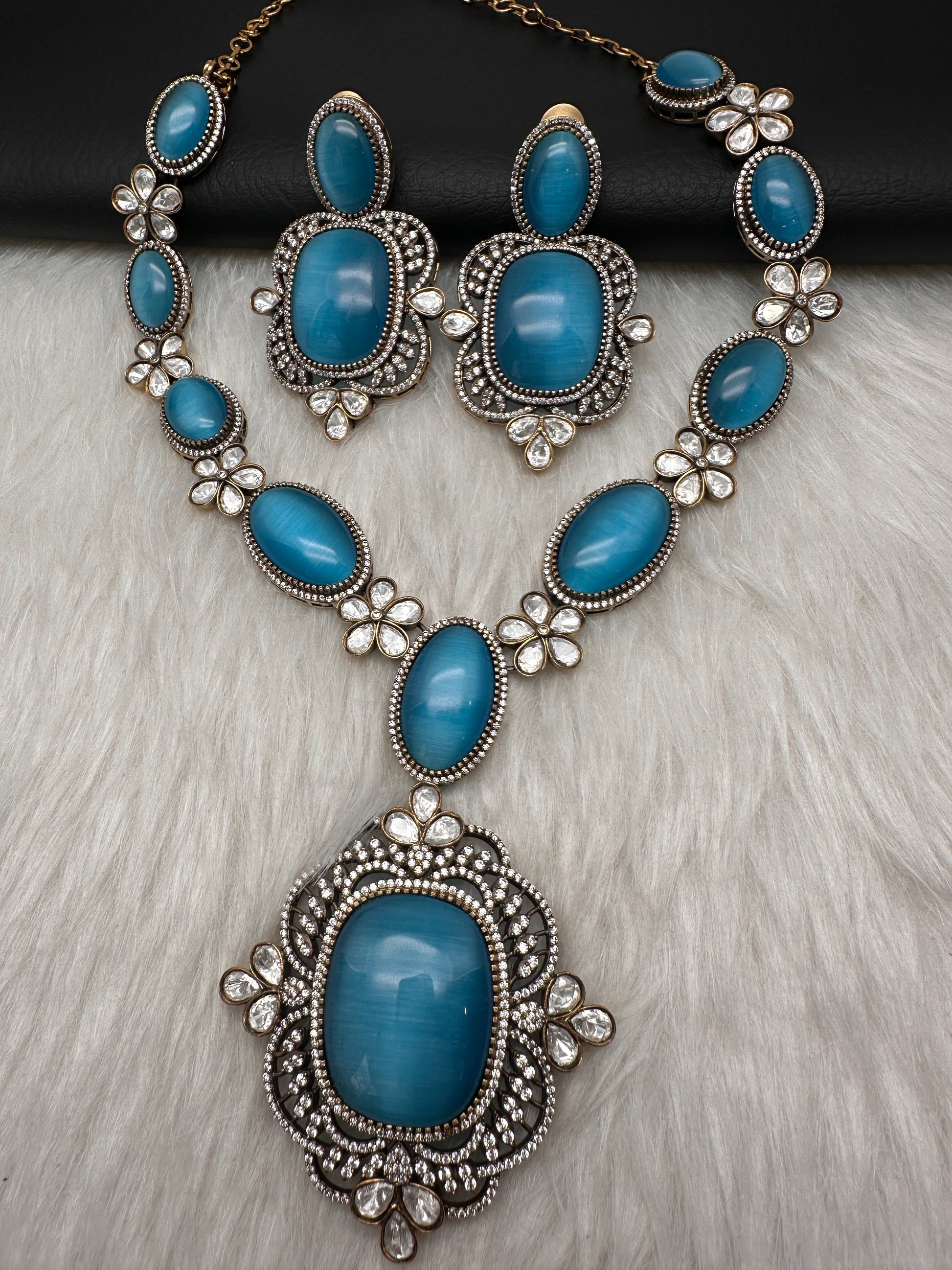 AD Doublet Color Stone Necklace - LightBlue