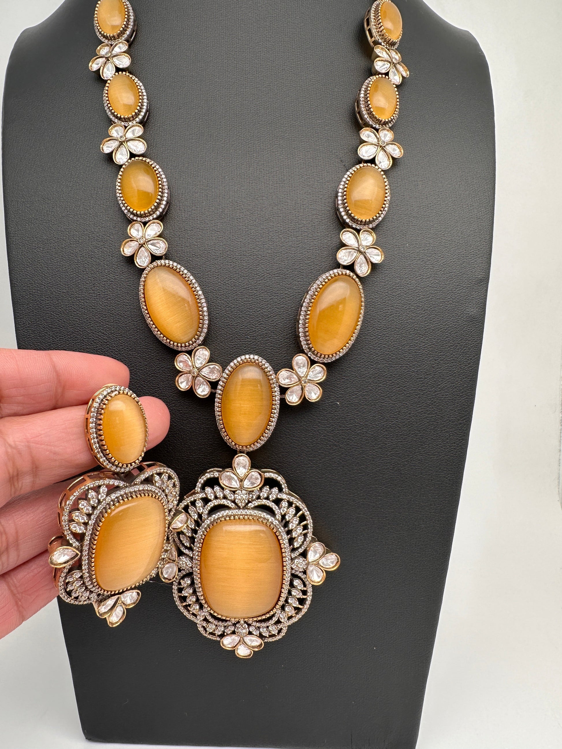 AD Doublet Color Stone Necklace - Yellow