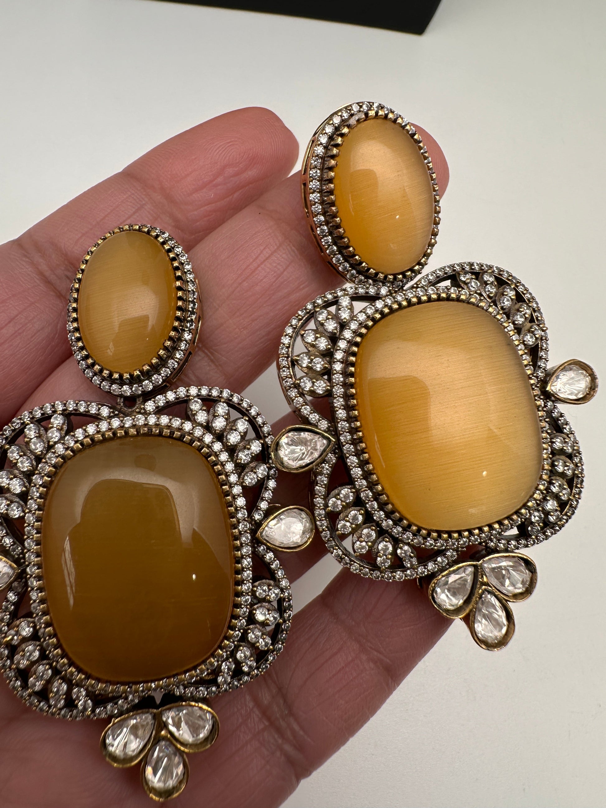 AD Doublet Color Stone Necklace - Yellow