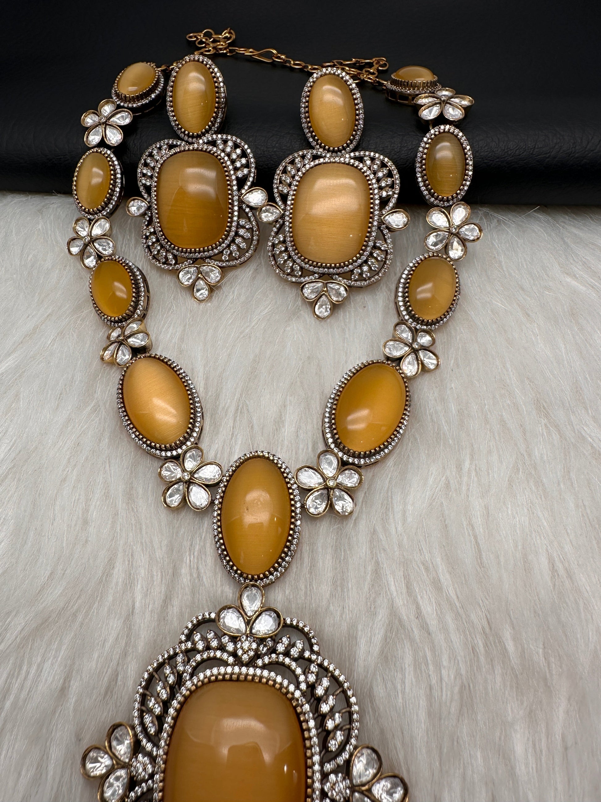 AD Doublet Color Stone Necklace - Yellow