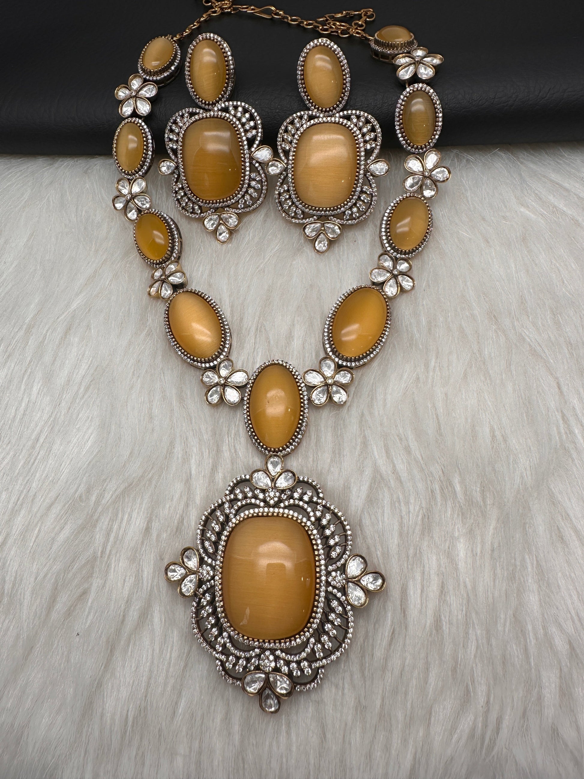 AD Doublet Color Stone Necklace - Yellow