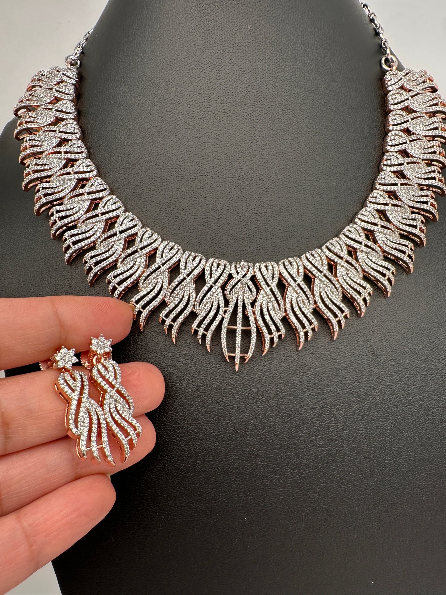 AD Neckline Rose Gold Neckline Statement Short Necklace