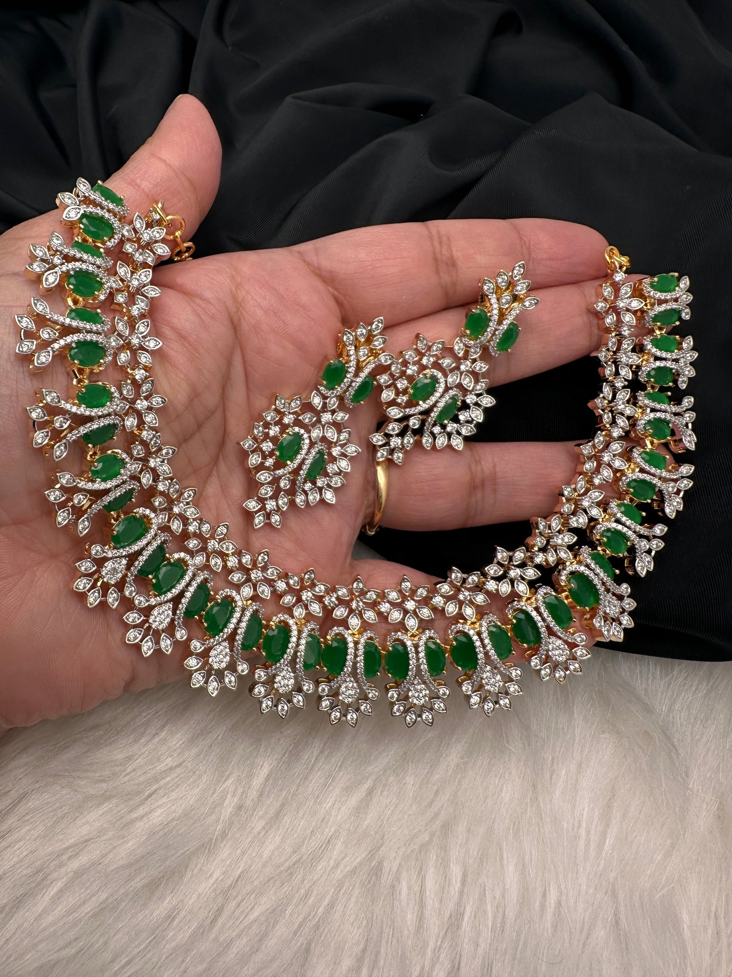 AD Neckline Color Stone Statement Necklace - Green