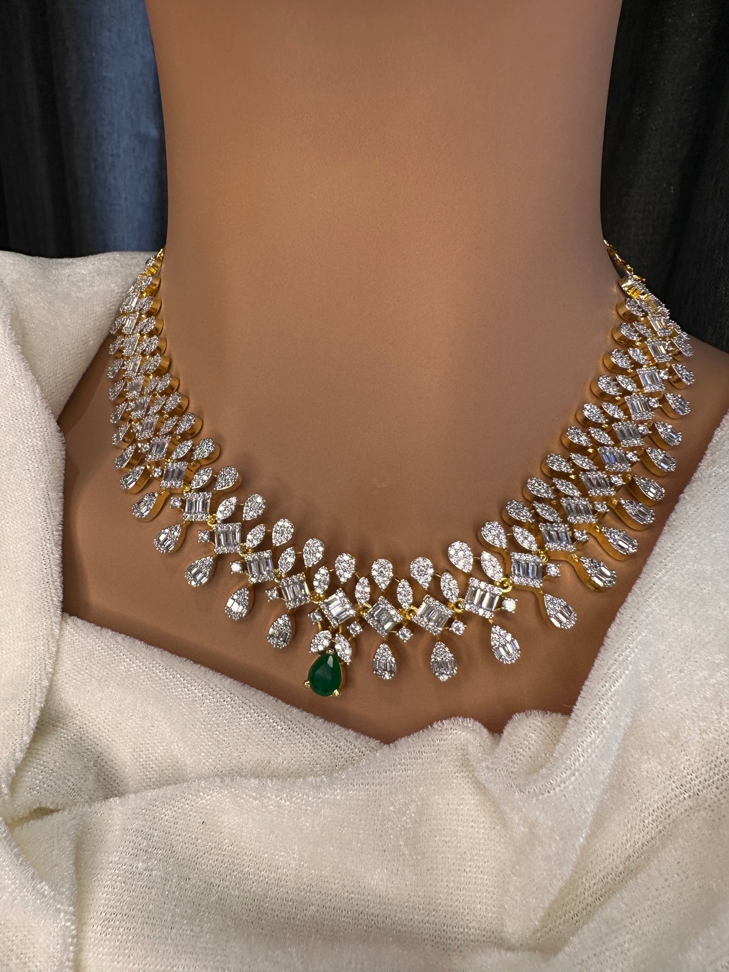 AD  Color Stone Diamond Finish Necklace - Green