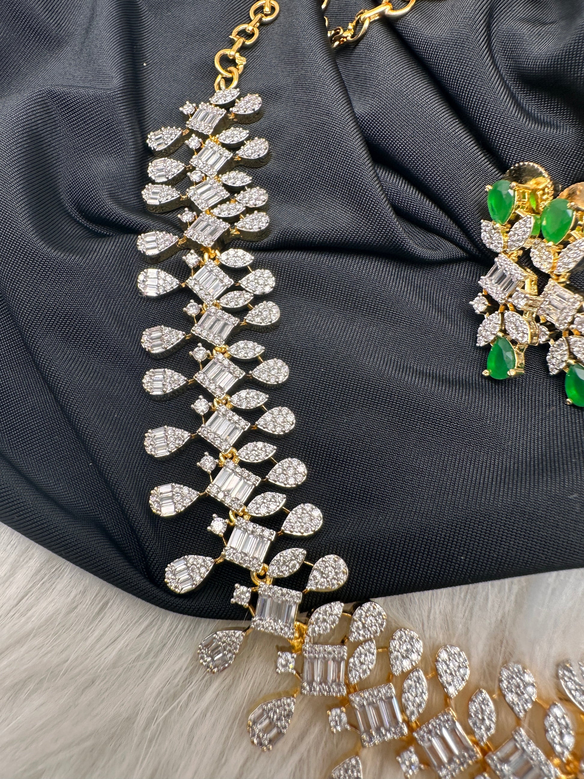 AD  Color Stone Diamond Finish Necklace - Green
