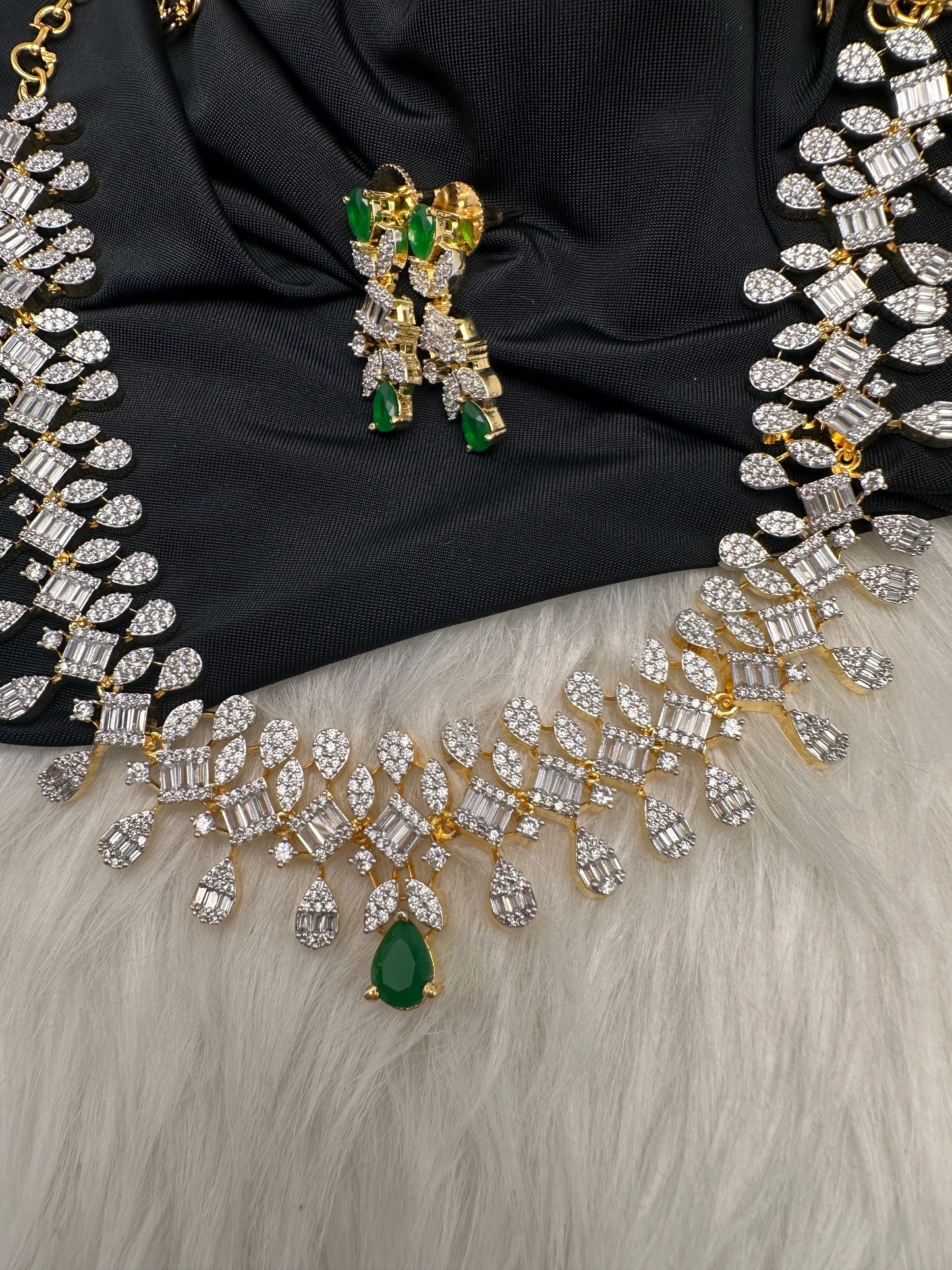 AD  Color Stone Diamond Finish Necklace - Green
