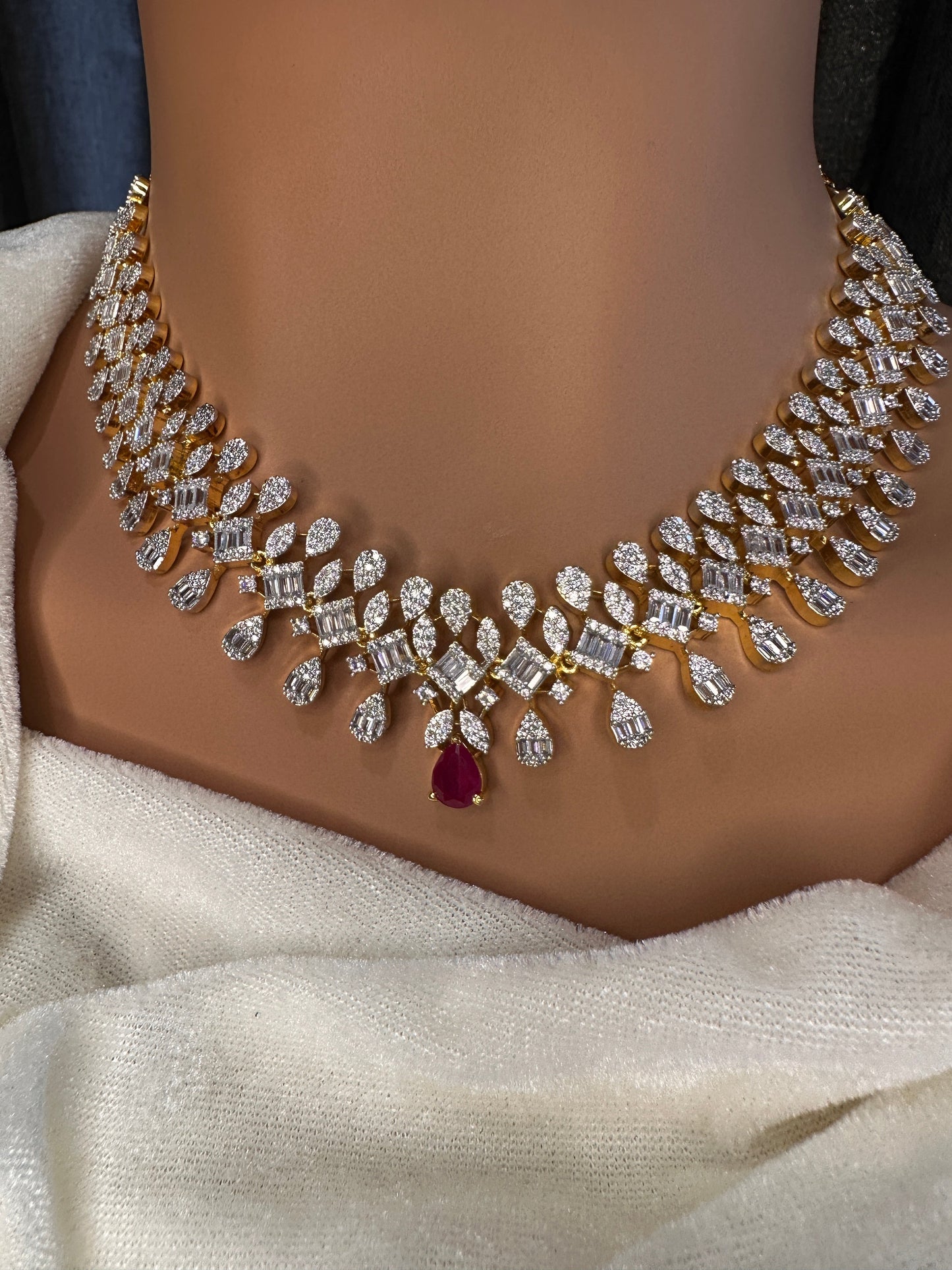 AD  Color Stone Diamond Finish Necklace - Red