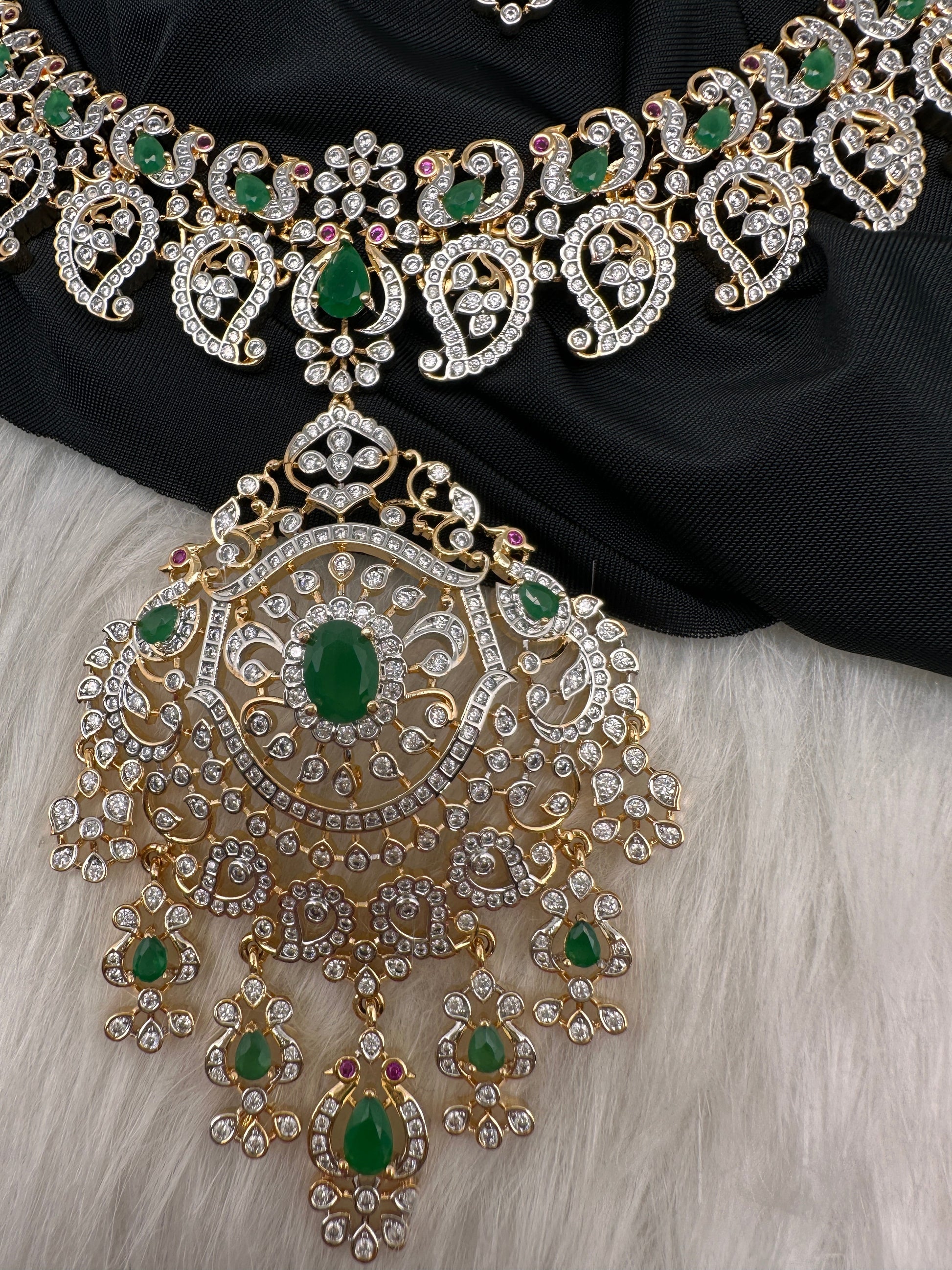 Mango AD Neckline Color Stone Necklace - Green