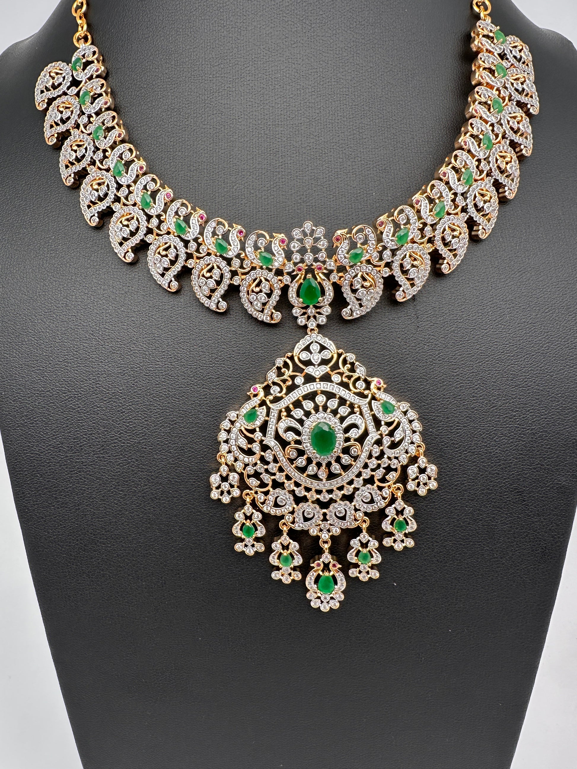 Mango AD Neckline Color Stone Necklace - Green