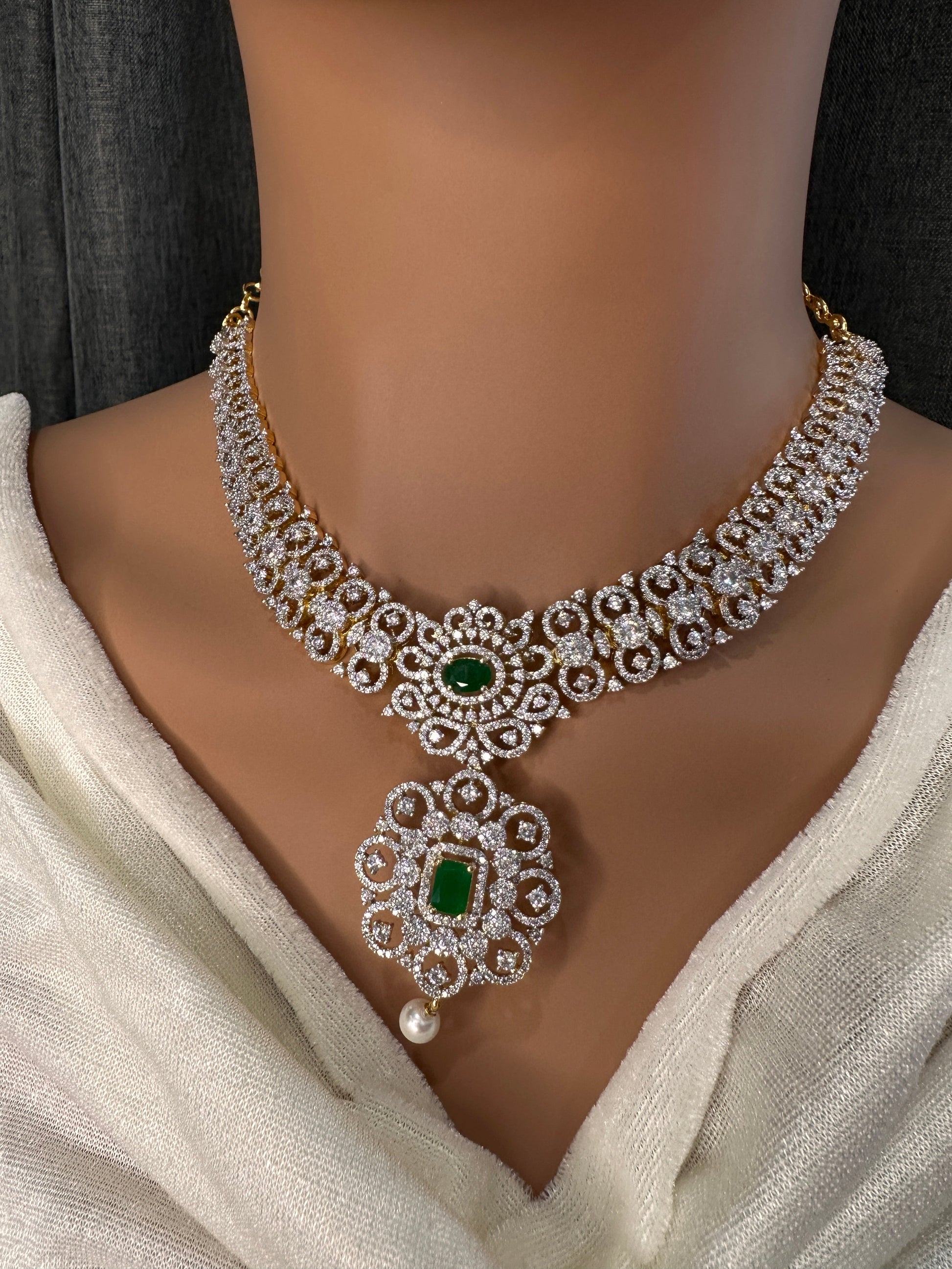 AD  Color Stone Diamond Finish Short Necklace - Green