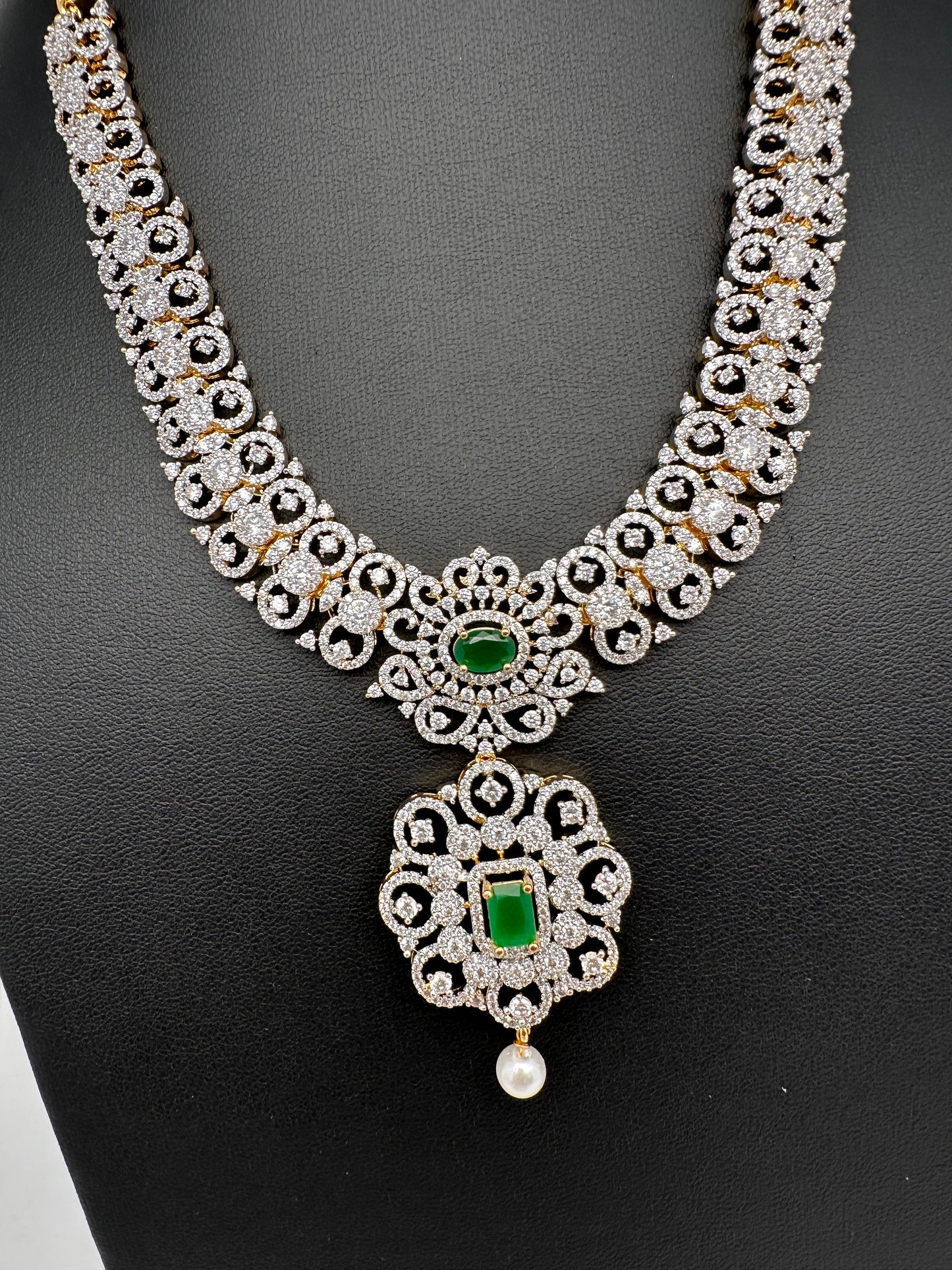 AD  Color Stone Diamond Finish Short Necklace - Green